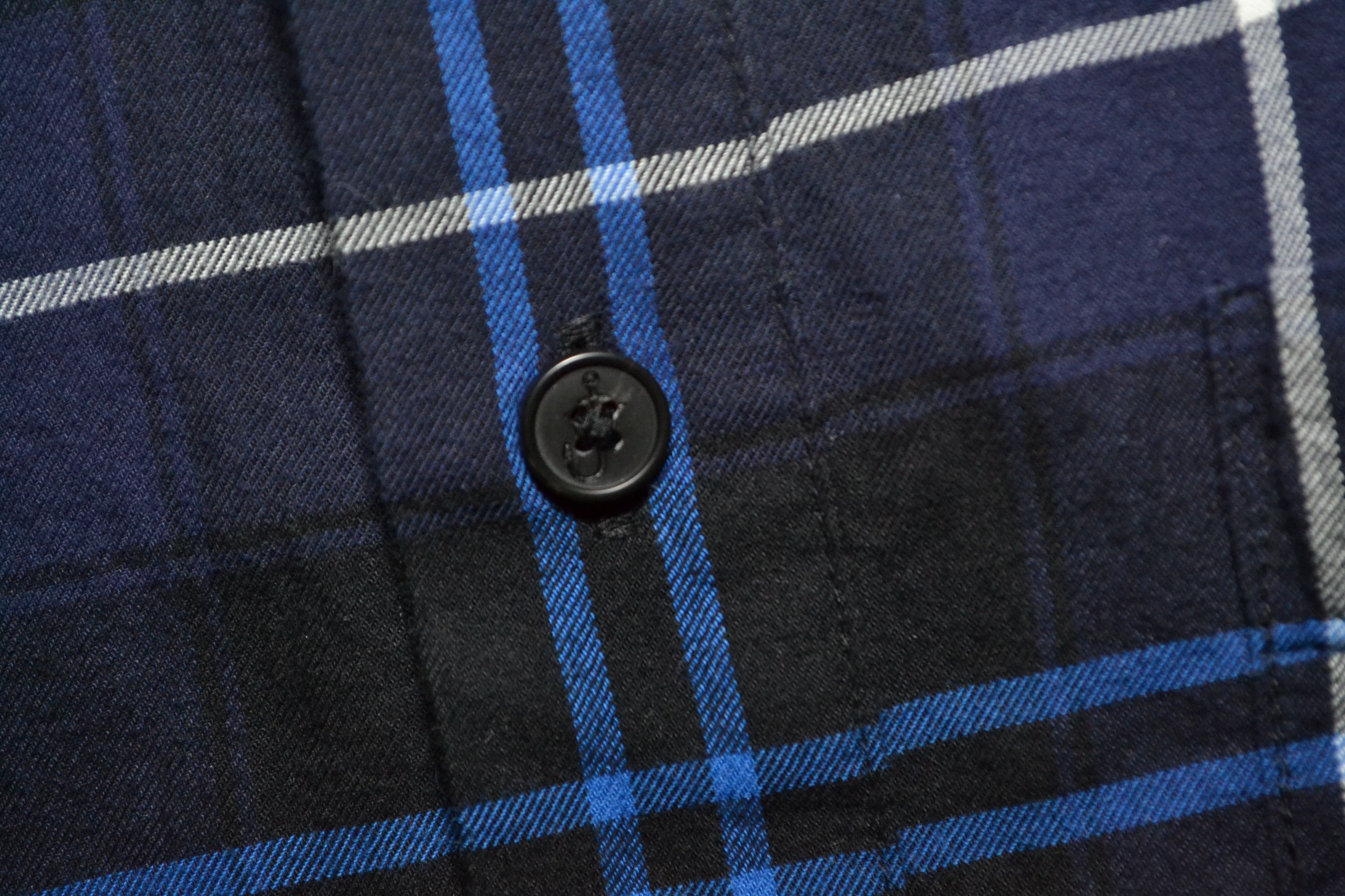 JW Anderson × Uniqlo JW Anderson x Uniqlo contrast Sleeve Buttonup Size M Size US M / EU 48-50 / 2 - 4 Thumbnail