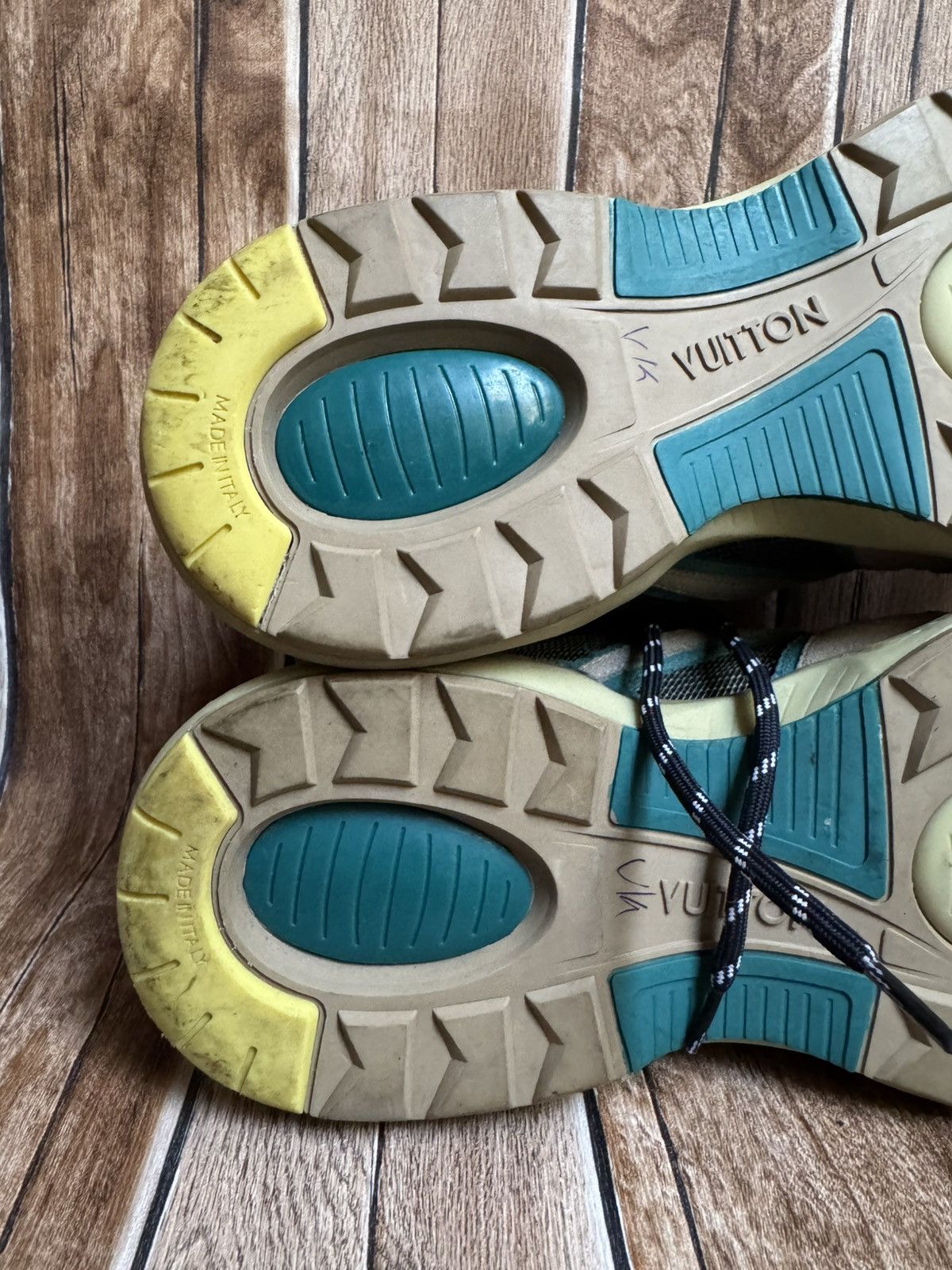 Louis Vuitton lv trail trainers Size US 10 / EU 43 - 13 Thumbnail