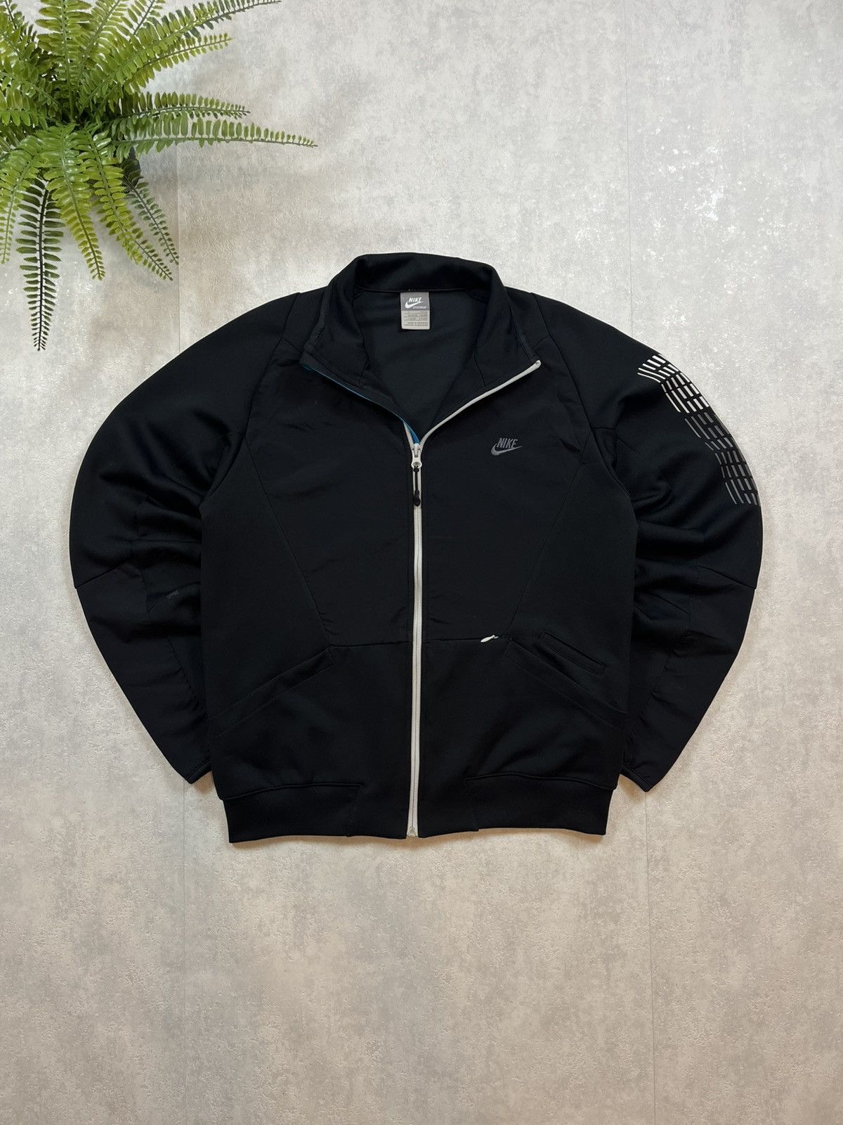 Nike × Vintage 00s Nike Air Spellout Vintage Y2K Sleeve Logo Retro Jacket Size US S / EU 44-46 / 1 - 1 Thumbnail