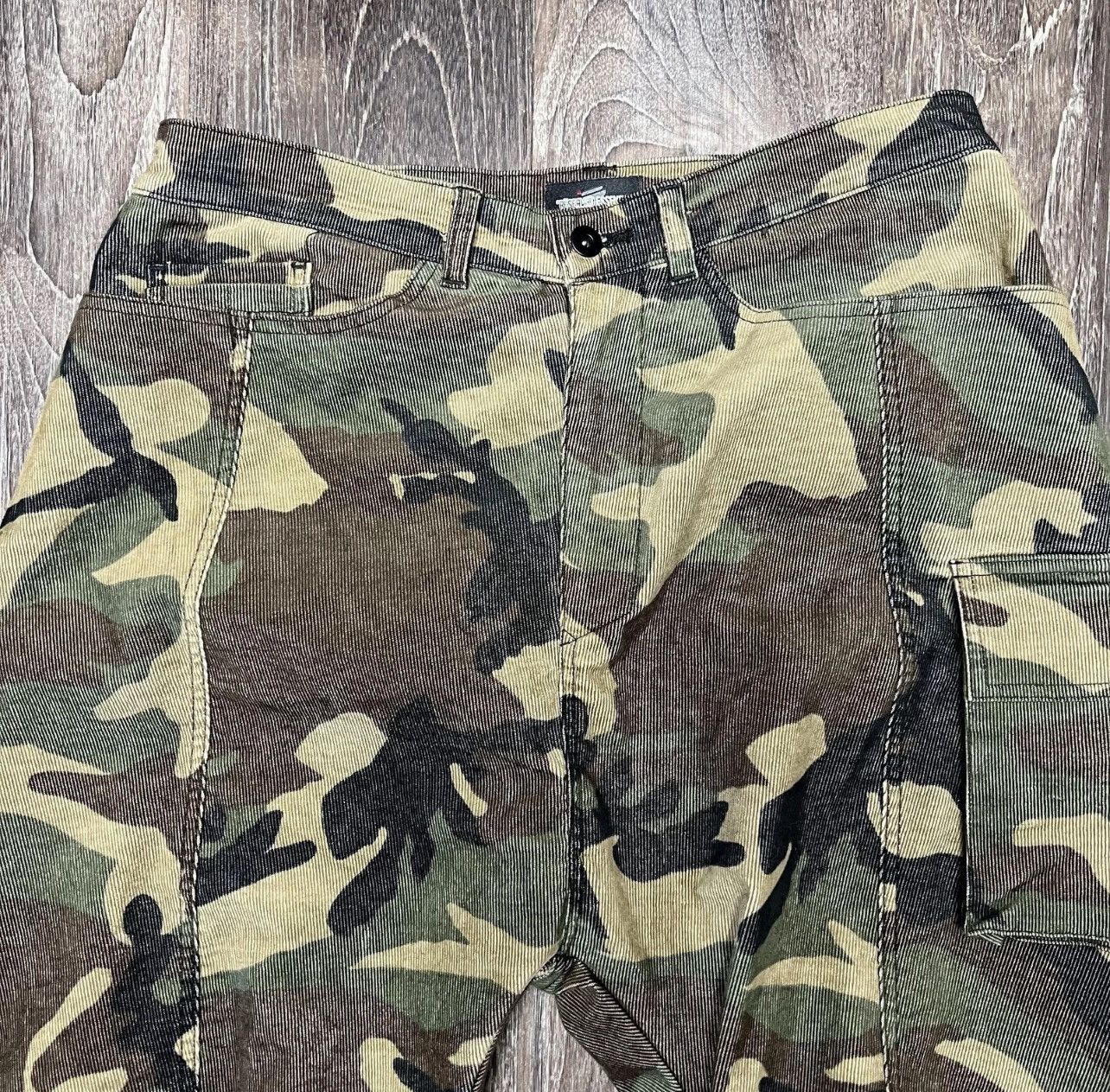 Other Reserved Essential Pants Mens 34 Green Camo Corduroy Cargo Size US 33 - 4 Thumbnail