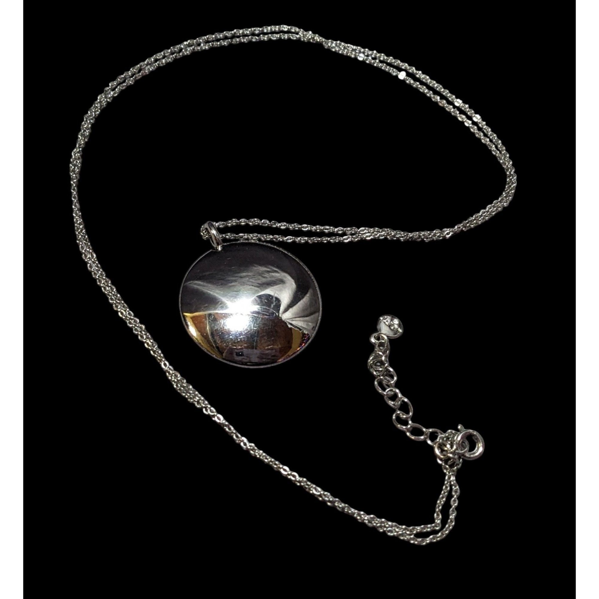 Loft Loft Silver Tone Mirror Finish Medallion Necklace Size ONE SIZE - 1 Thumbnail