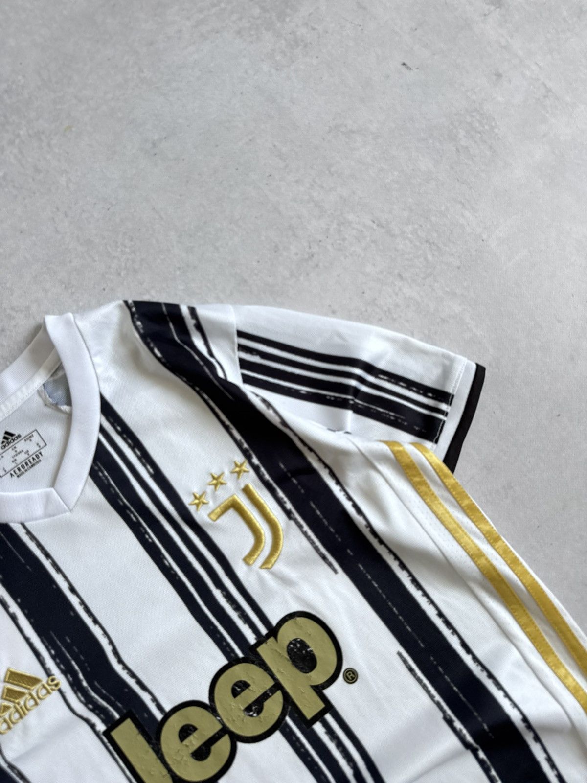 Adidas Adidas Juventus Ronaldo 7 Jeep Unisex Y2K Soccer Jersey Size US S / EU 44-46 / 1 - 5 Thumbnail