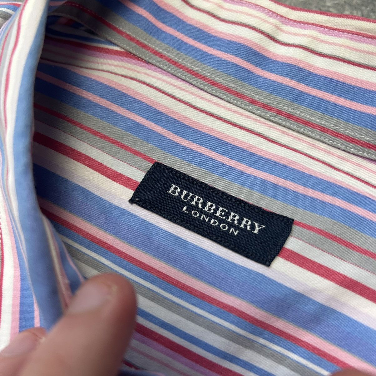Burberry Luxury Burberry Small logo Multicolor designer button shirt Size US XL / EU 56 / 4 - 5 Thumbnail