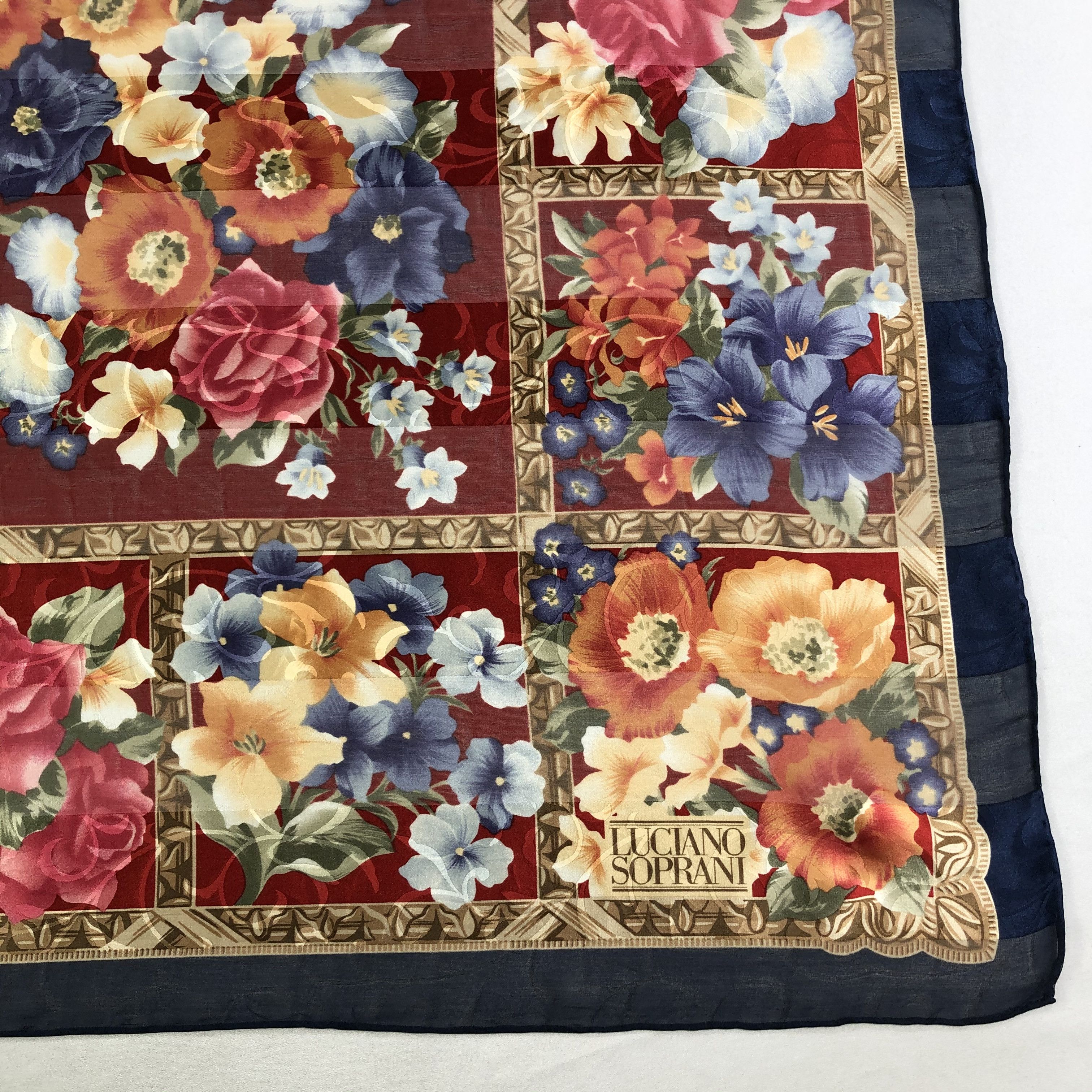 Vintage Vintage Luciano Soprani Silk Scarf Size ONE SIZE - 4 Thumbnail