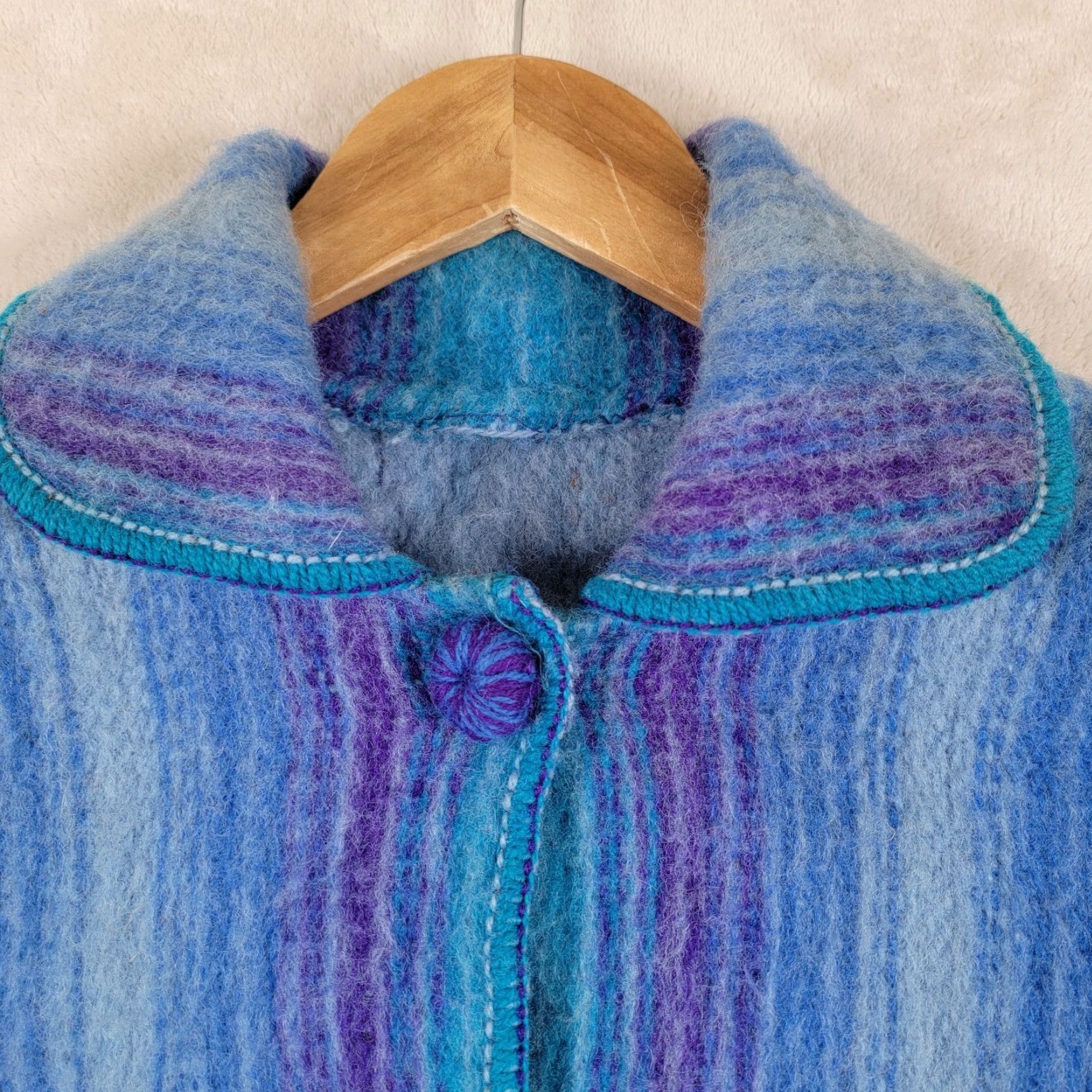 Folk VINTAGE Poncho Cloak Wool Blend Purple Geometric High Neck Button Crochet Fringe Pockets Cozy Casual Women One Size Size ONE SIZE - 6 Thumbnail