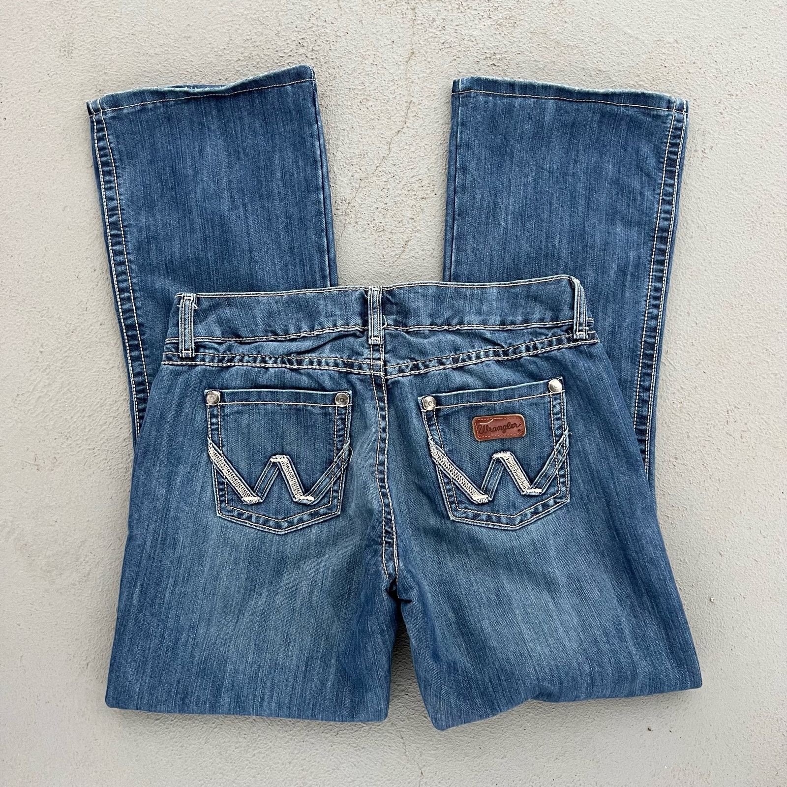 Wrangler Wrangler Mae Premium Patch Low Rise Boot Cut Jeans 7/8x32 Size 30" / US 8 / IT 44 - 1 Thumbnail