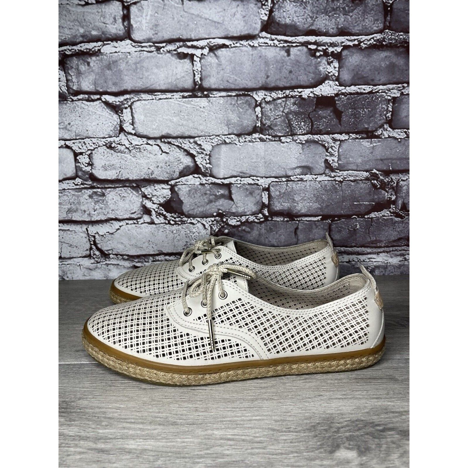 Cole Haan Cole Haan Ivory Leather Perforated Espadrilles Comfort Shoes Size US 8.5 / IT 38.5 - 7 Thumbnail