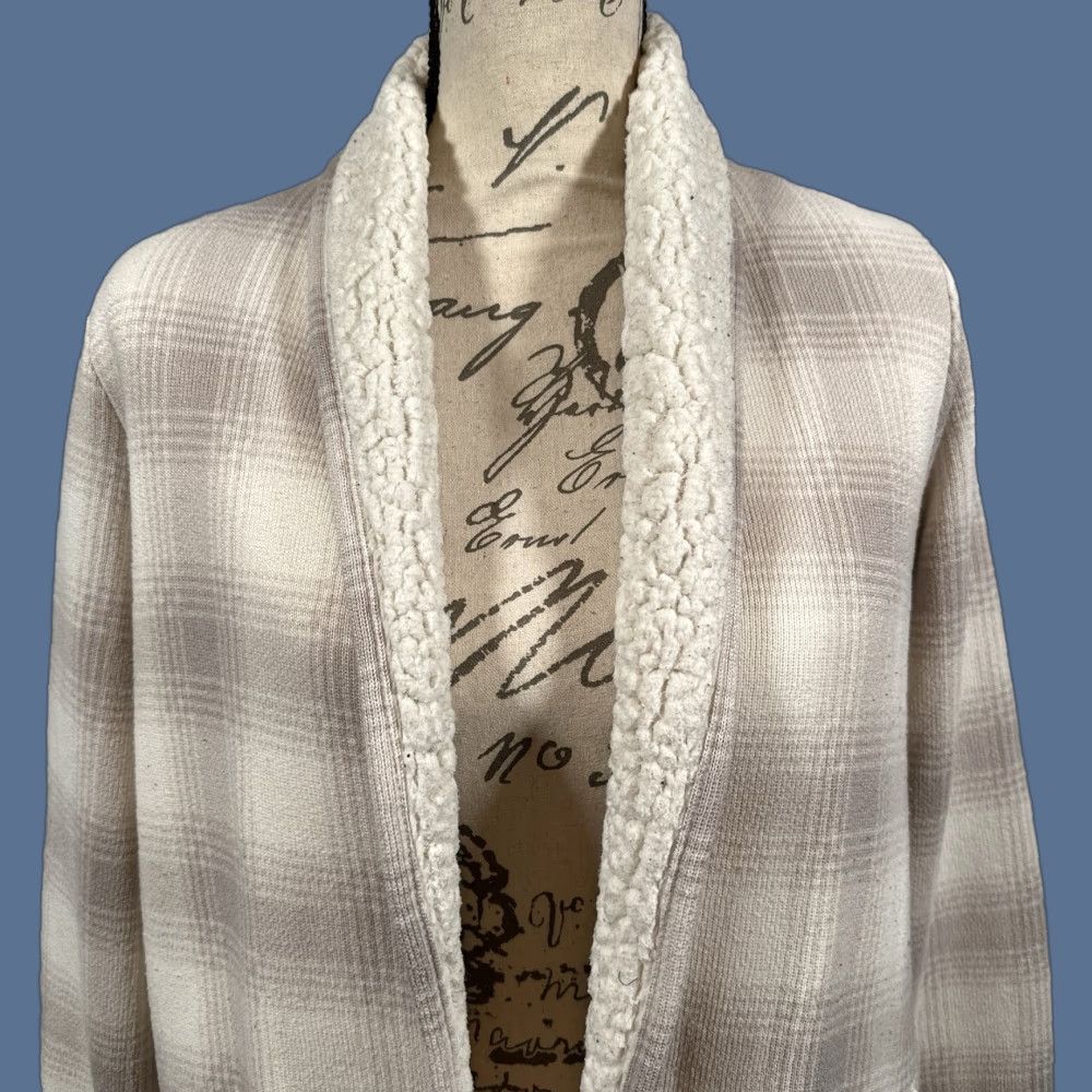 Abercrombie & Fitch Abercrombie & Fitch Cardigan Sweater Womens Small Sherpa Lined Open Front Plaid Size S / US 4 / IT 40 - 1 Thumbnail
