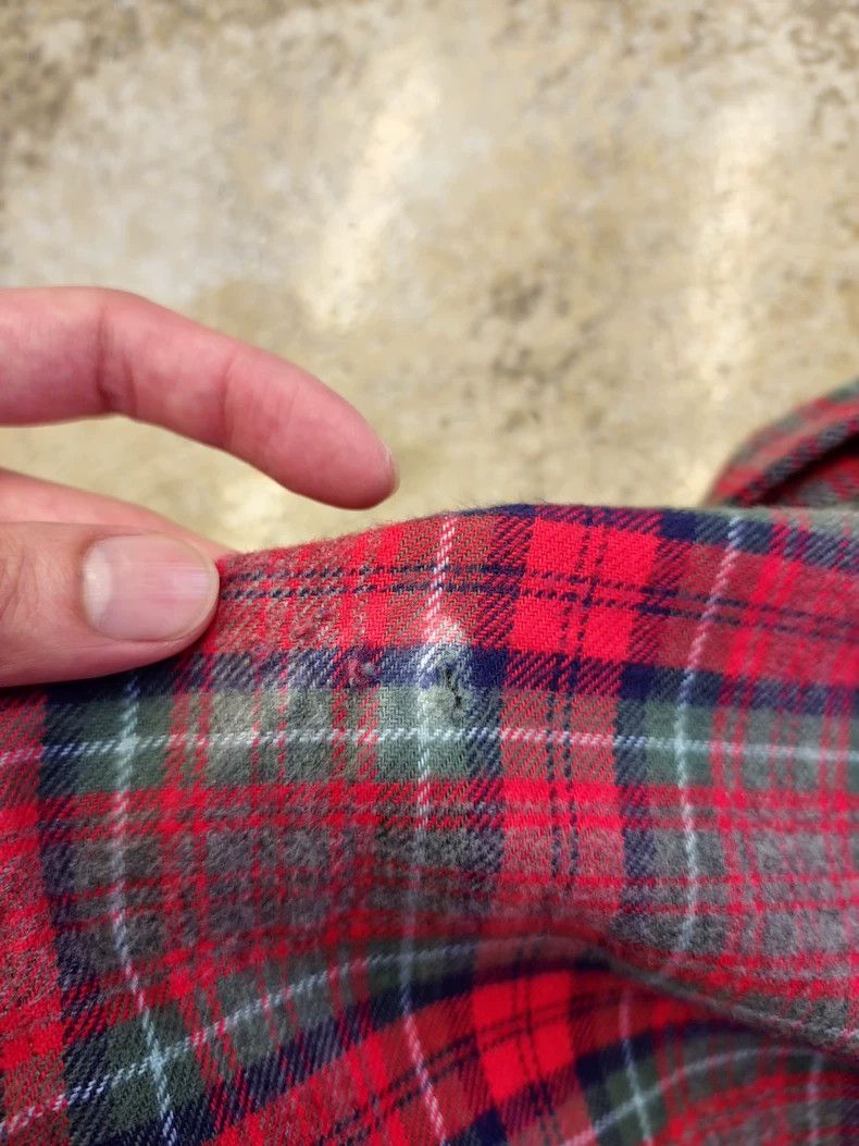 Vetements Vetements Short-Sleeve Checkered Shirt with Small Holes Size US L / EU 52-54 / 3 - 7 Thumbnail