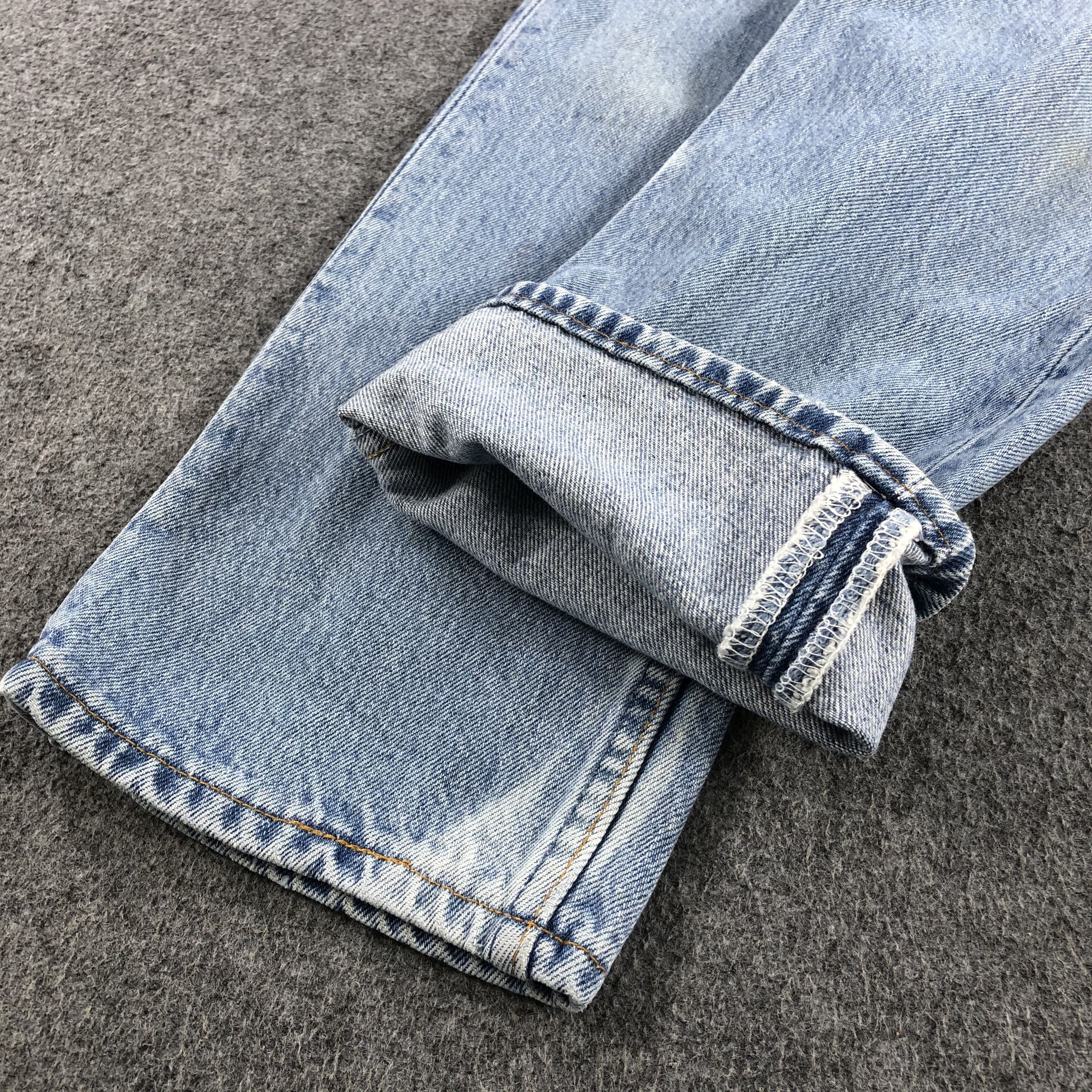 Levi's × Vintage 90s Vintage Dirty Light Wash Levis 501 Jeans-J1741 Size US 26 / EU 42 - 7 Thumbnail
