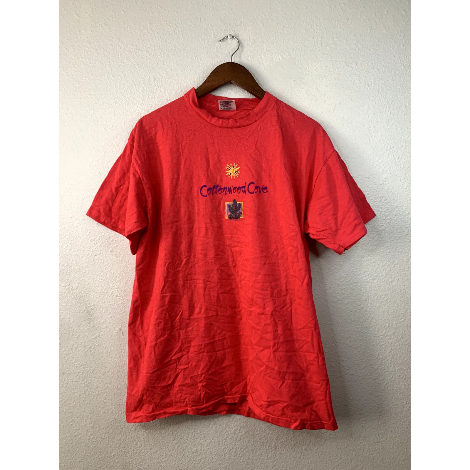 Vintage Vintage Cottonwood Cove Shirt Red Tee Cactus Sun T-Shirt VTG Size US L / EU 52-54 / 3 - 1 Thumbnail