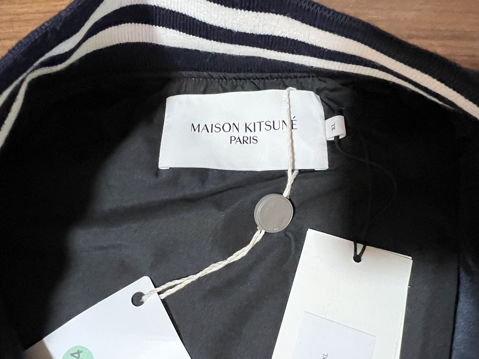 Maison Kitsune Maison Kitsuné Satin Teddy Varsity Bomber Dark Navy XL. Size US XL / EU 56 / 4 - 9 Thumbnail