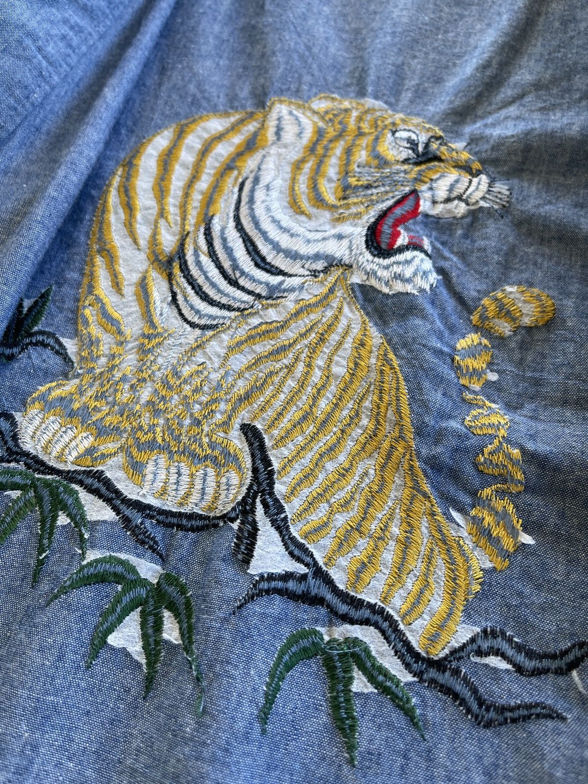 Japanese Brand RARE! Tiger Motif Gold Embroidery Noragi Haori Kimono Size US L / EU 52-54 / 3 - 11 Thumbnail