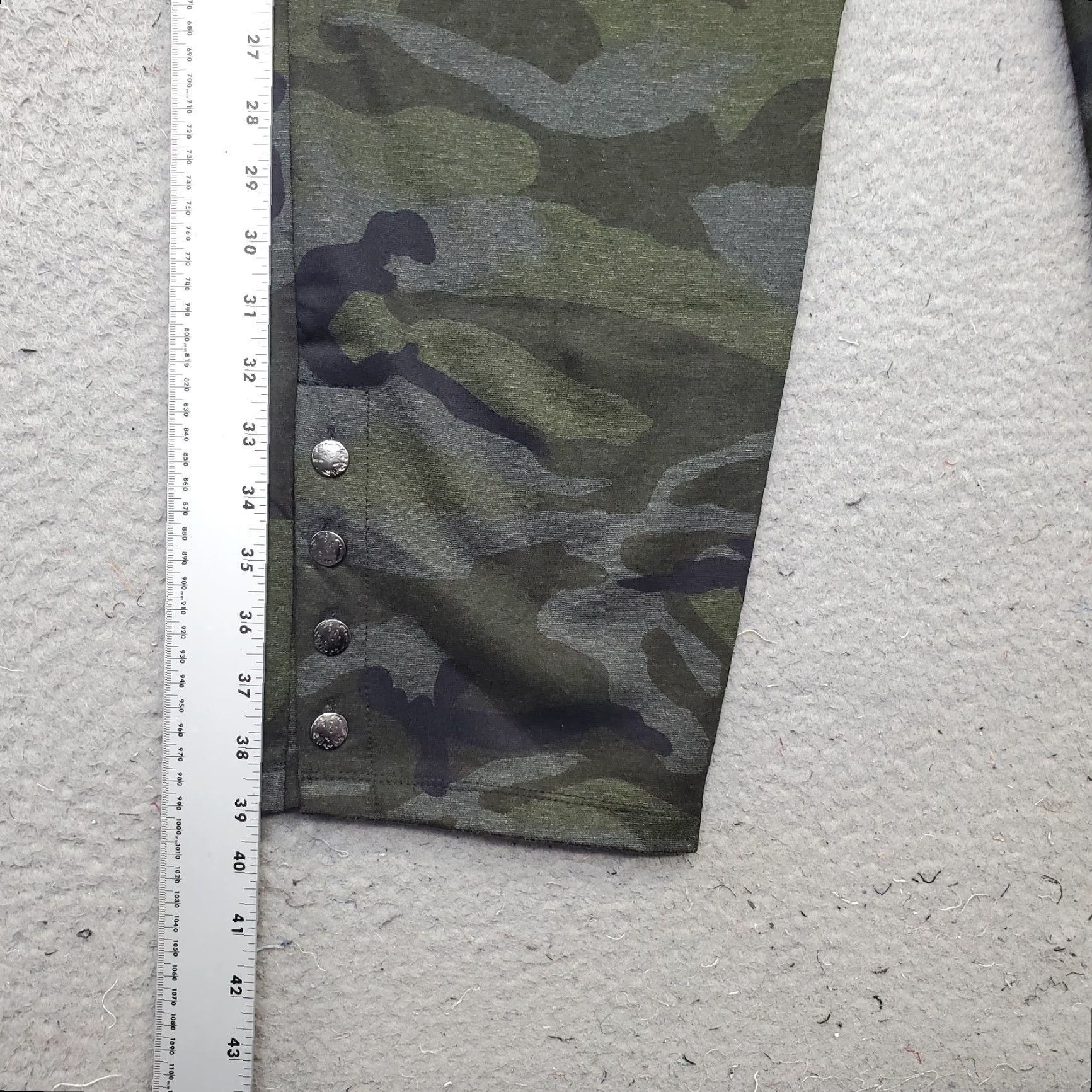 Vintage Susan Graver Pants Womens XL Multi Camouflage Ankle Button Straight Leg Pull On Size 40" / US 18 - 3 Thumbnail