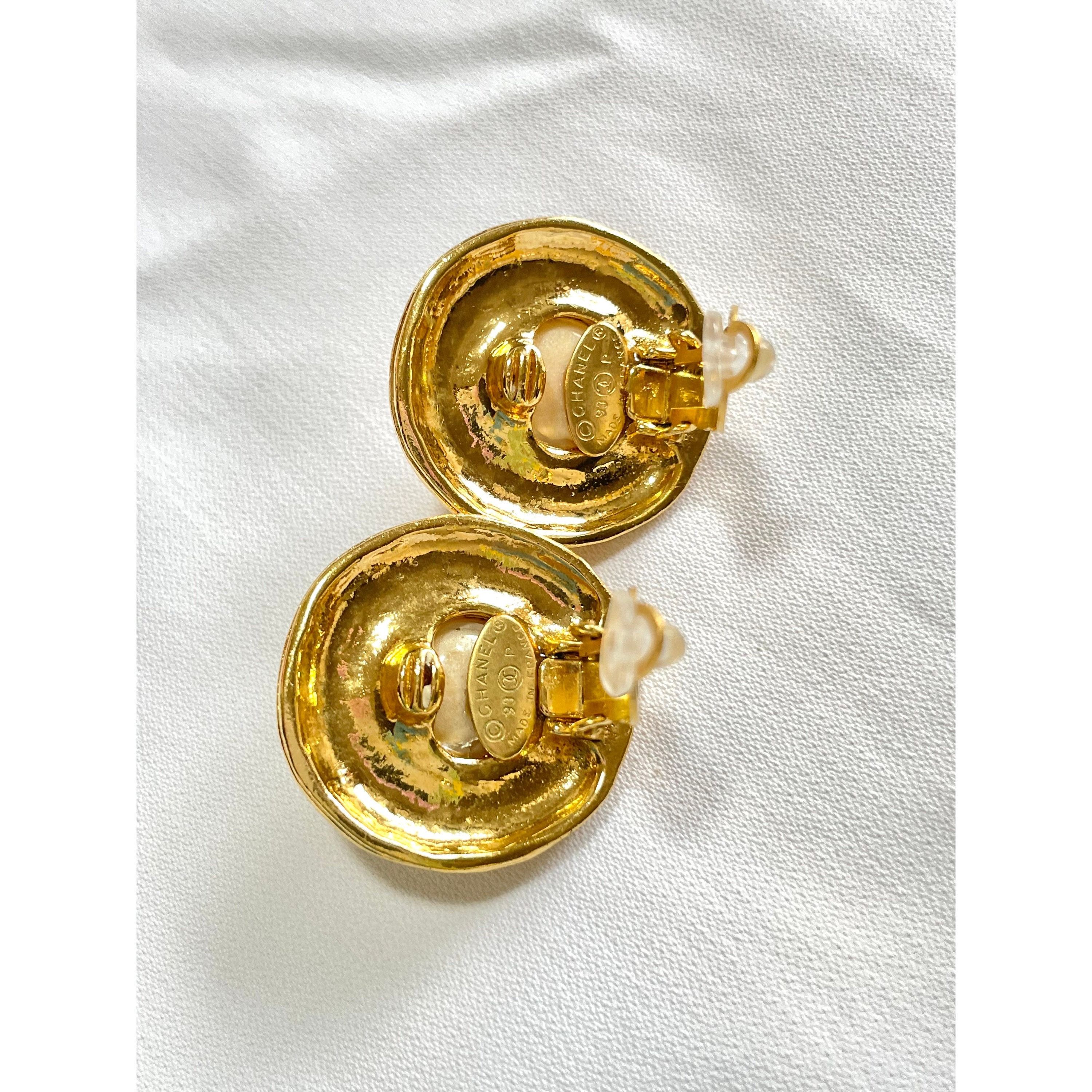 Chanel Vintage CHANEL golden round shape faux pearl earrings Size ONE SIZE - 9 Thumbnail