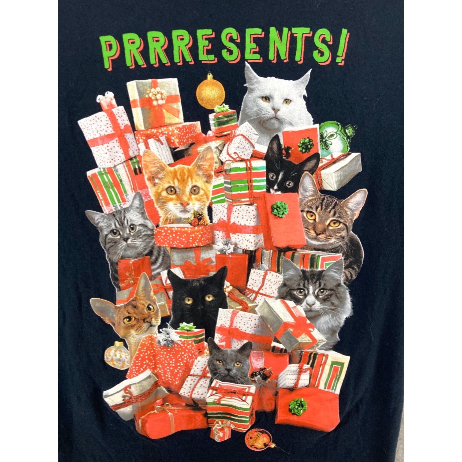 Vintage PRRRESENTS Mens TShirt Small Black Cat Christmas Funny - Shirt - Men - S - Black - Christmas - Funny Size US S / EU 44-46 / 1 - 4 Thumbnail