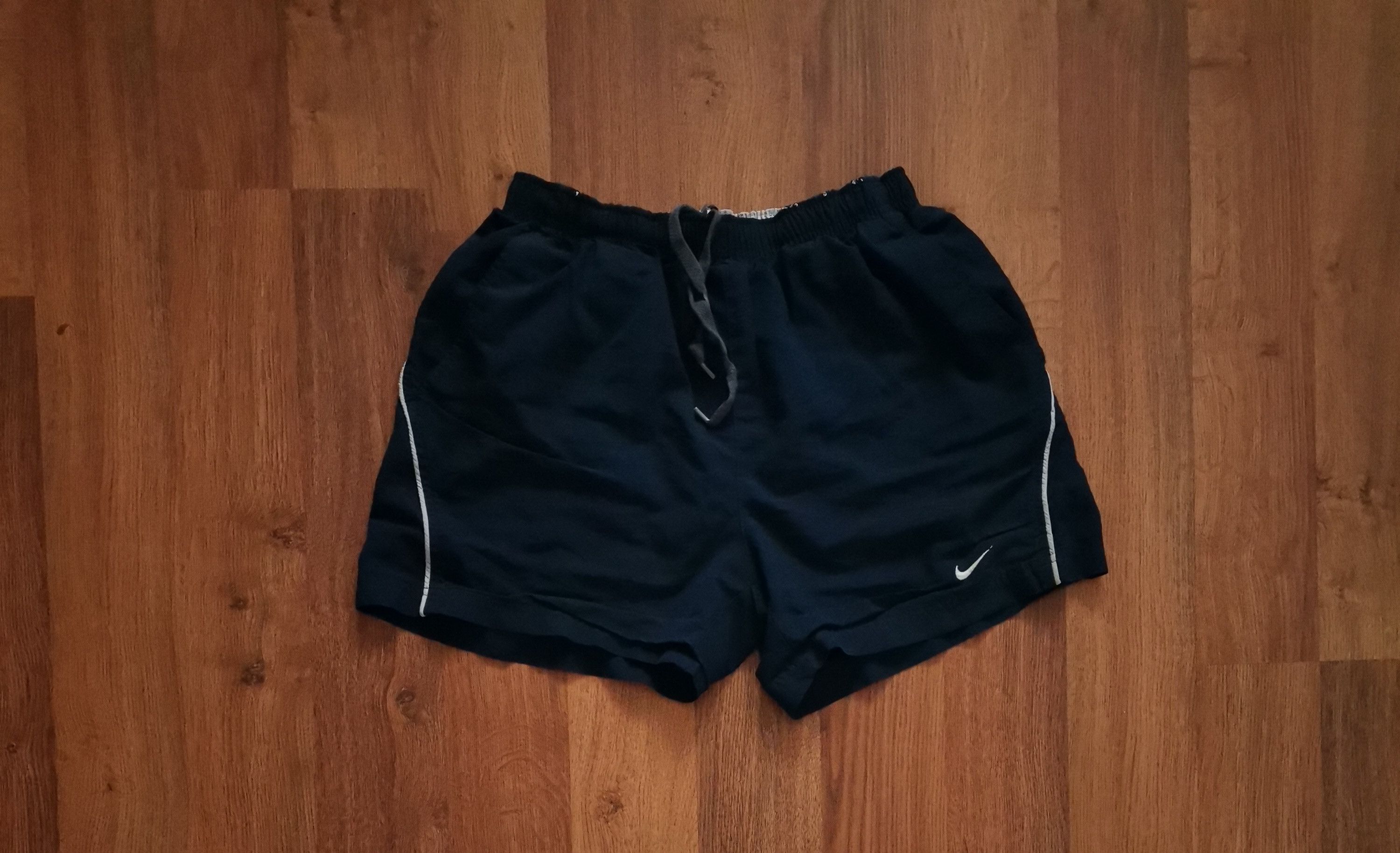 Nike Vintage Nike Shorts Size US 28 / EU 44 - 1 Thumbnail