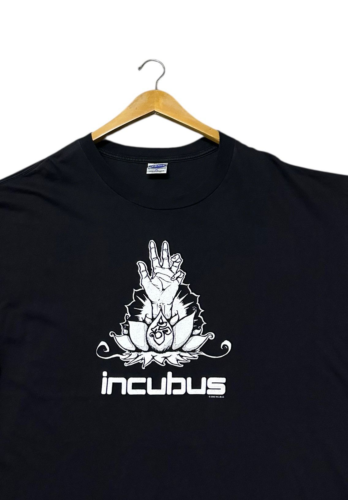Band Tees Vintage 90s Incubus t-shirt Size US XL / EU 56 / 4 - 4 Thumbnail