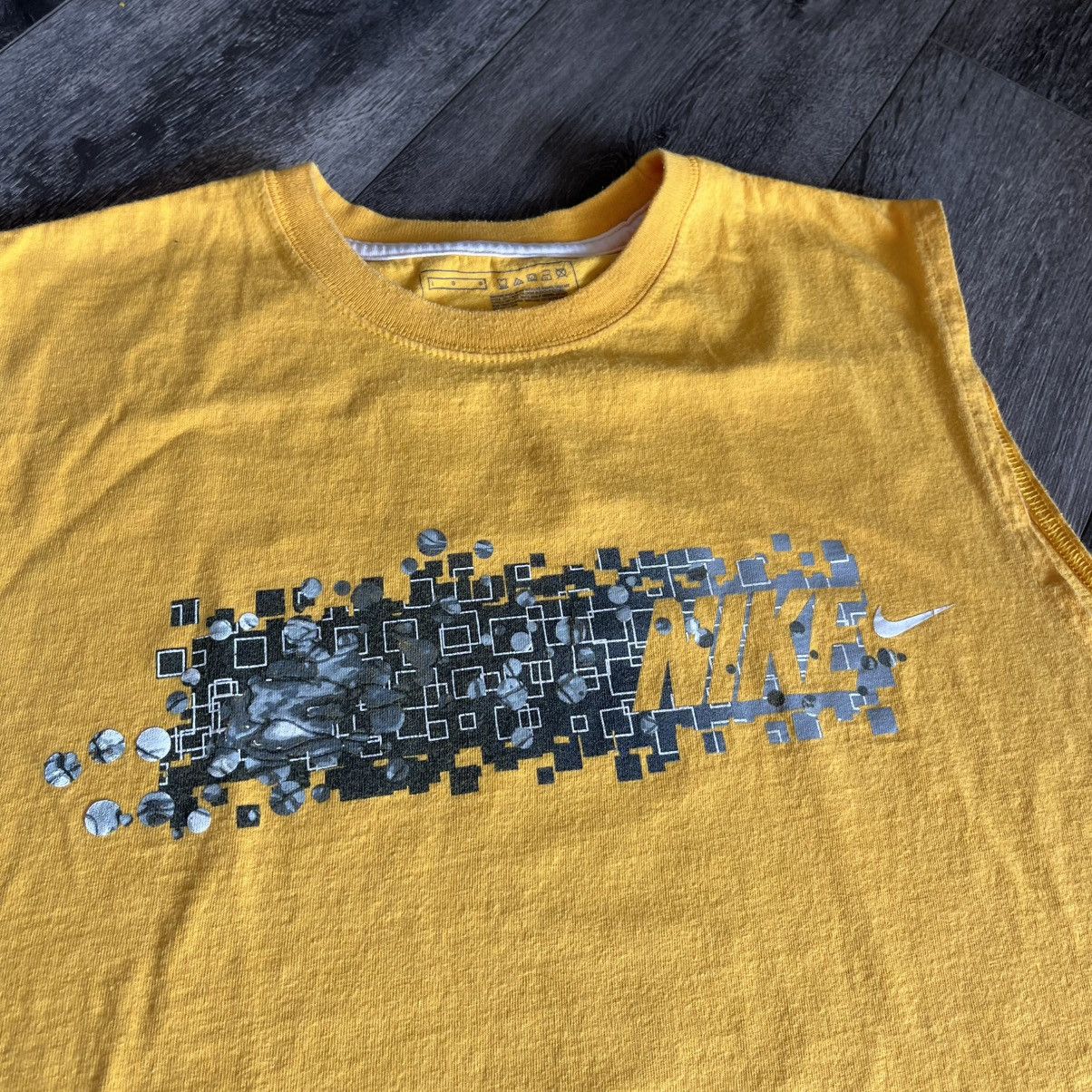 Nike × Vintage Vintage 2000s Nike Basketball Cyber Graphic Logo Tank Top Size US L / EU 52-54 / 3 - 3 Thumbnail
