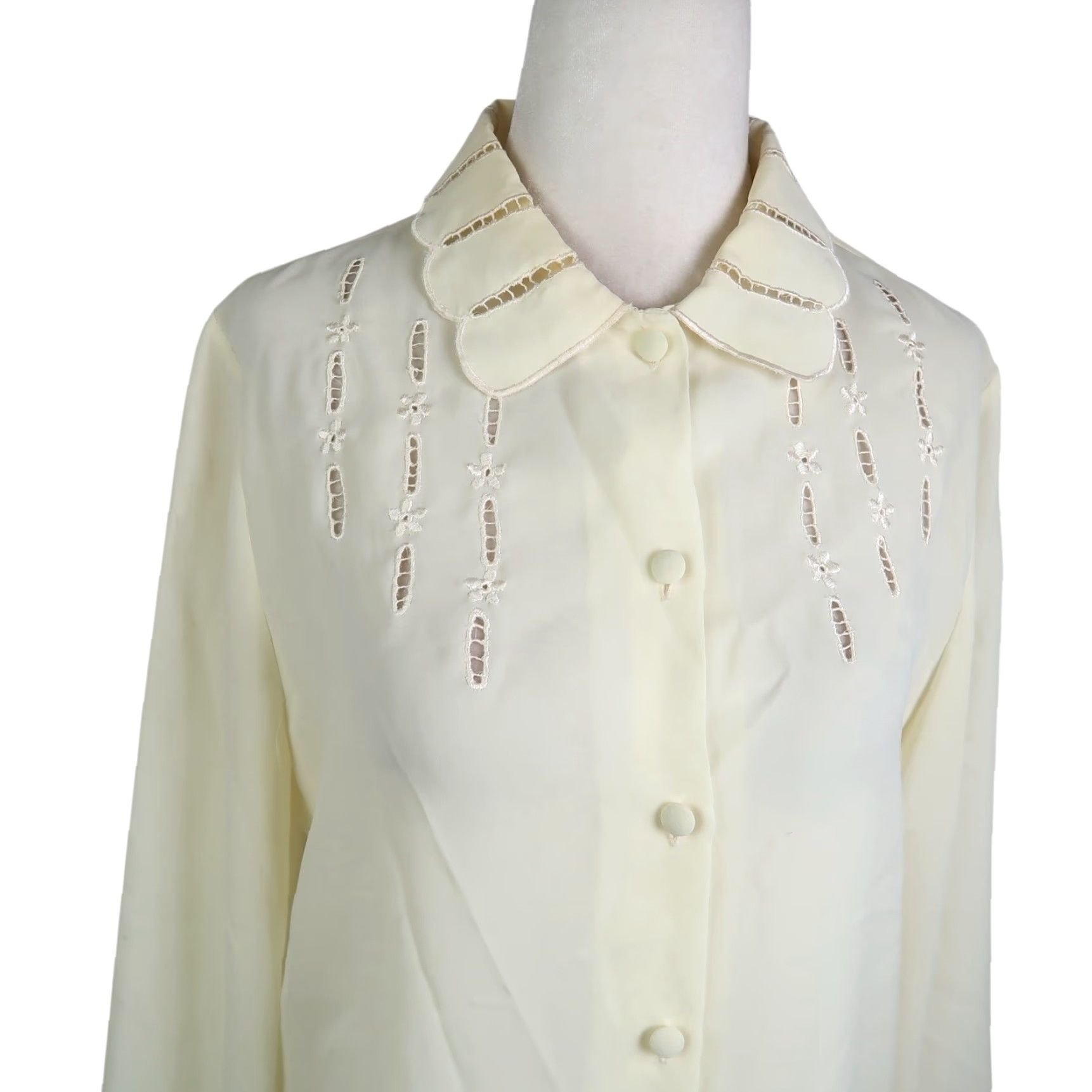 Buttero VINTAGE Butter Yellow Eyelet Scallop Collar Button Down Blouse Top Women, 80s, Long Sleeve, Polyester, Size 10, Regular Size L / US 10 / IT 46 - 2 Thumbnail