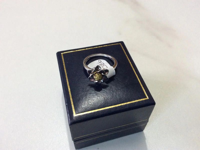 Other Silver green stone ring Size M Size ONE SIZE - 1 Thumbnail