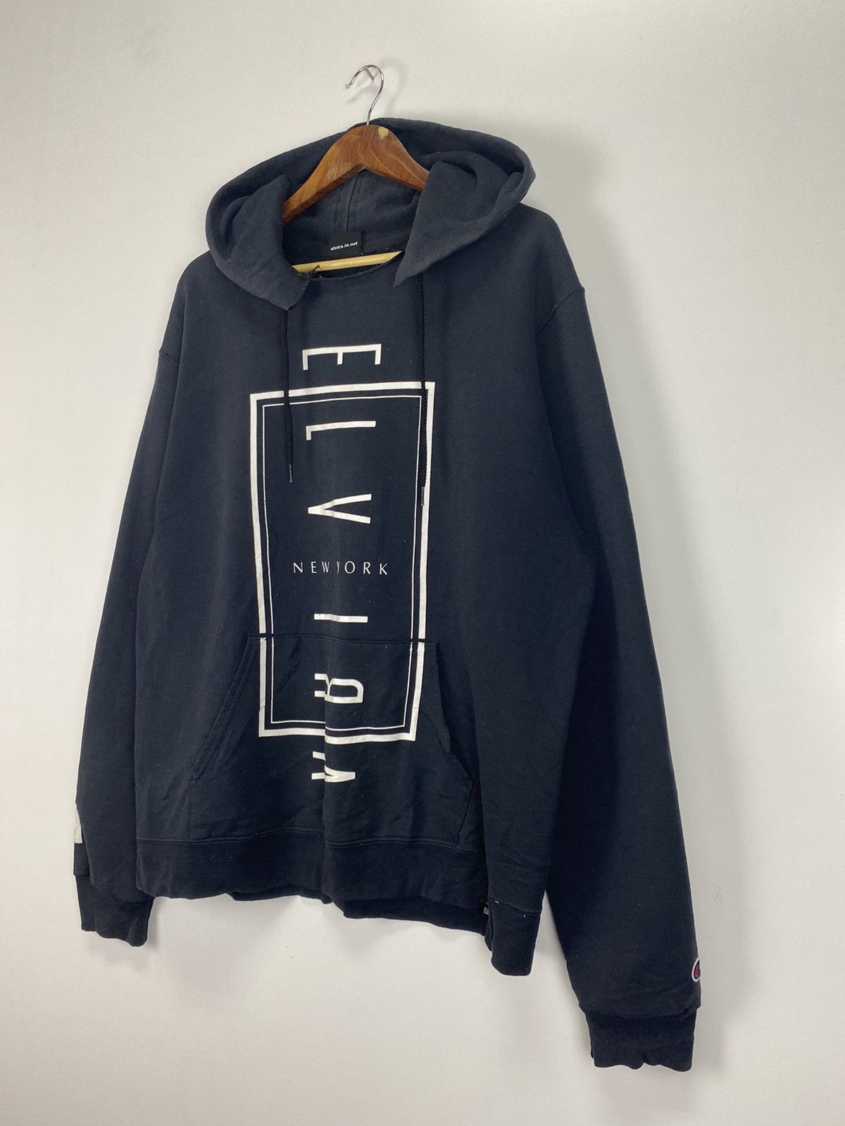 Champion × elvira.in.net Elvira Champion hoodies Size US L / EU 52-54 / 3 - 4 Thumbnail