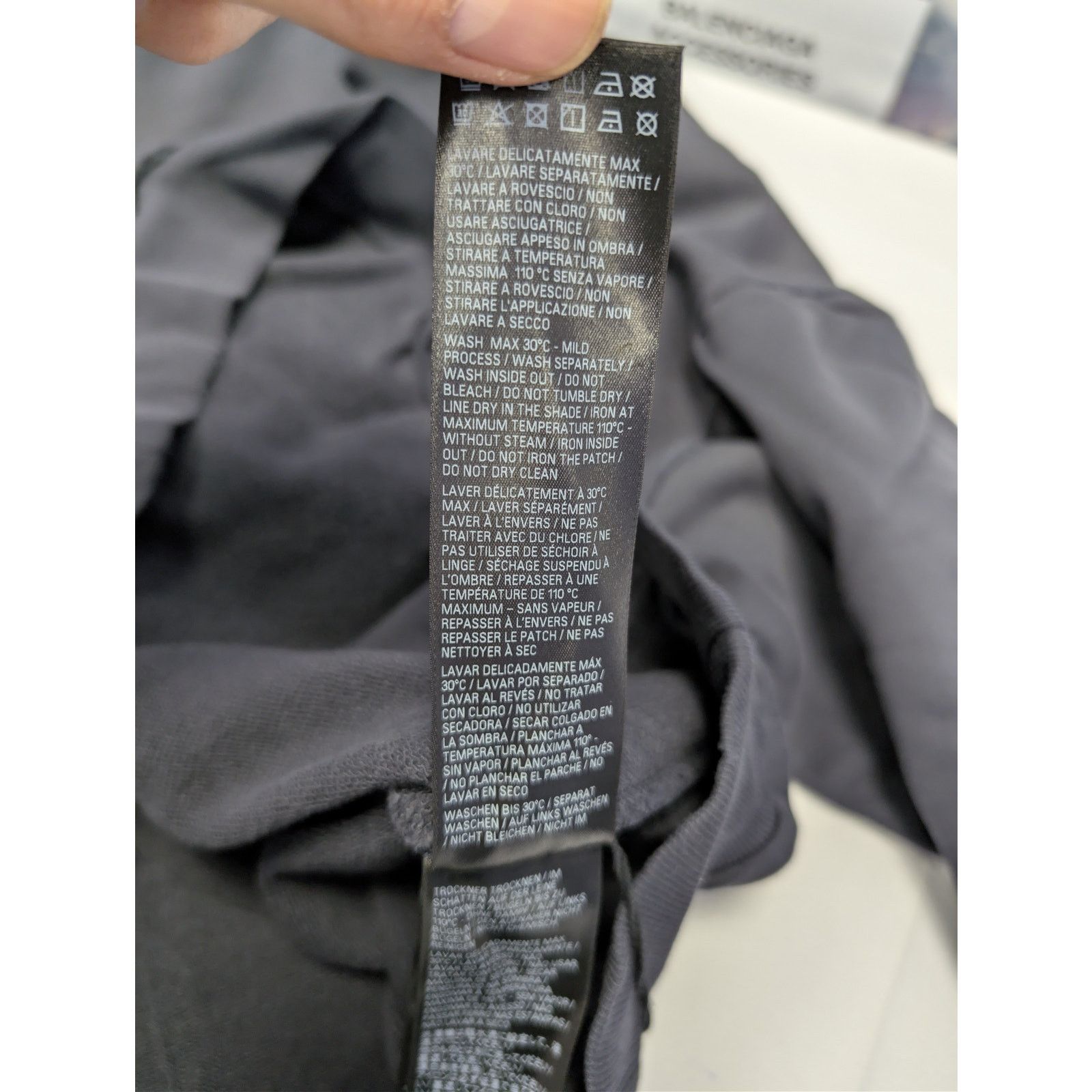 Balenciaga o1rshd1 Round Hoodie 1569 Be Kind Medium Molleton in Black Size US S / EU 44-46 / 1 - 19 Thumbnail