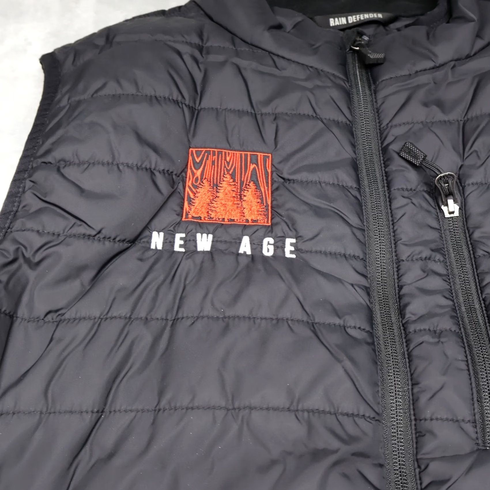 Carhartt VINTAGE Carhartt Gilliam Vest Mens 2XL Black Rain Defender Quilted Work LOGO Size US XXL / EU 58 / 5 - 2 Thumbnail