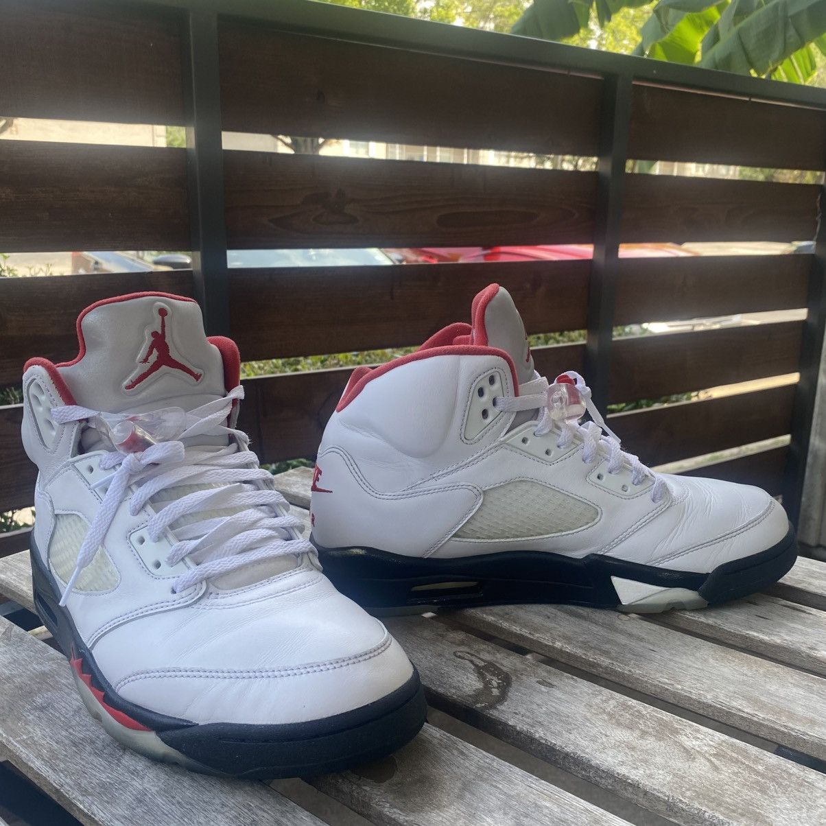 Jordan Brand Jordan 5 Retro ‘Fire Red’ Silver Tongue 2020 Size US 11 / EU 44 - 6 Thumbnail