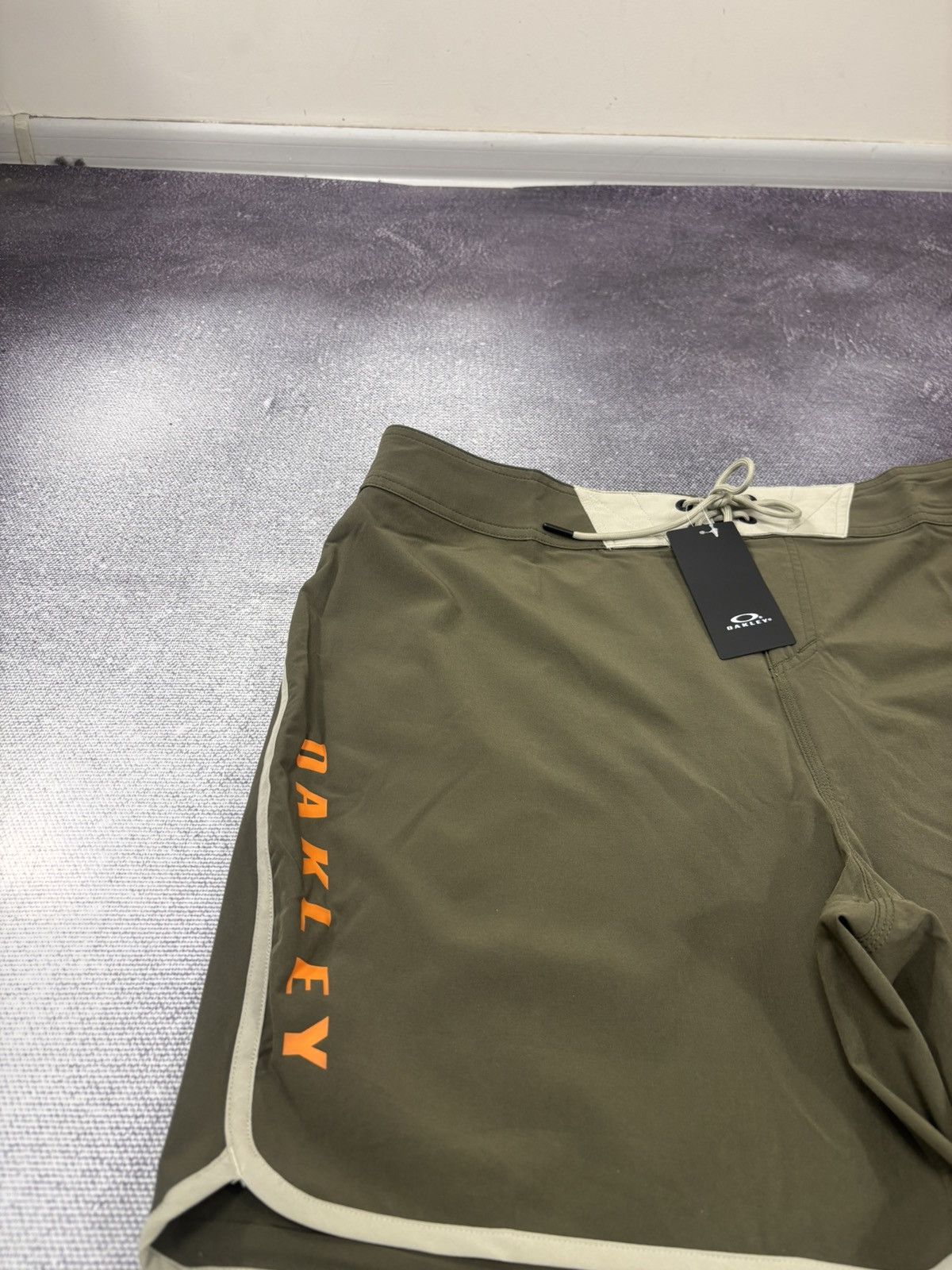 Oakley Oakley Solid Boardshort 18" NWT Men’s Swim Shorts Dark Brush Size US 38 / EU 54 - 6 Thumbnail