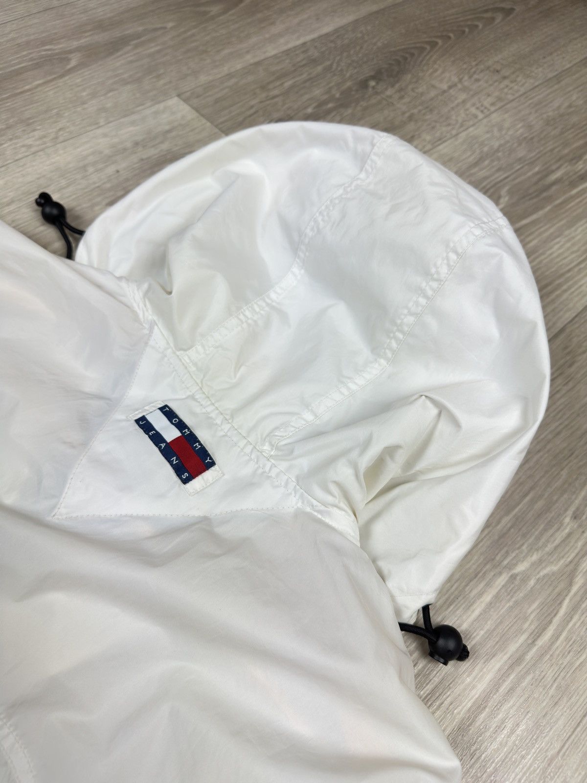 Tommy Hilfiger Vintage Tommy Hilfiger Jeans Logo Nylon Windbreaker Jacket Size US M / EU 48-50 / 2 - 13 Thumbnail