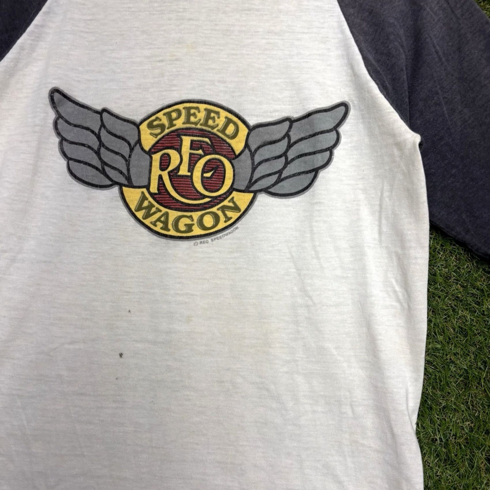 Vintage VINTAGE REO SPEEDWAGON Raglan Shirt Mens M 1980s White Grey 80s Logo Graphic Print T-Shirt The Knits Mens Size US M / EU 48-50 / 2 - 2 Thumbnail