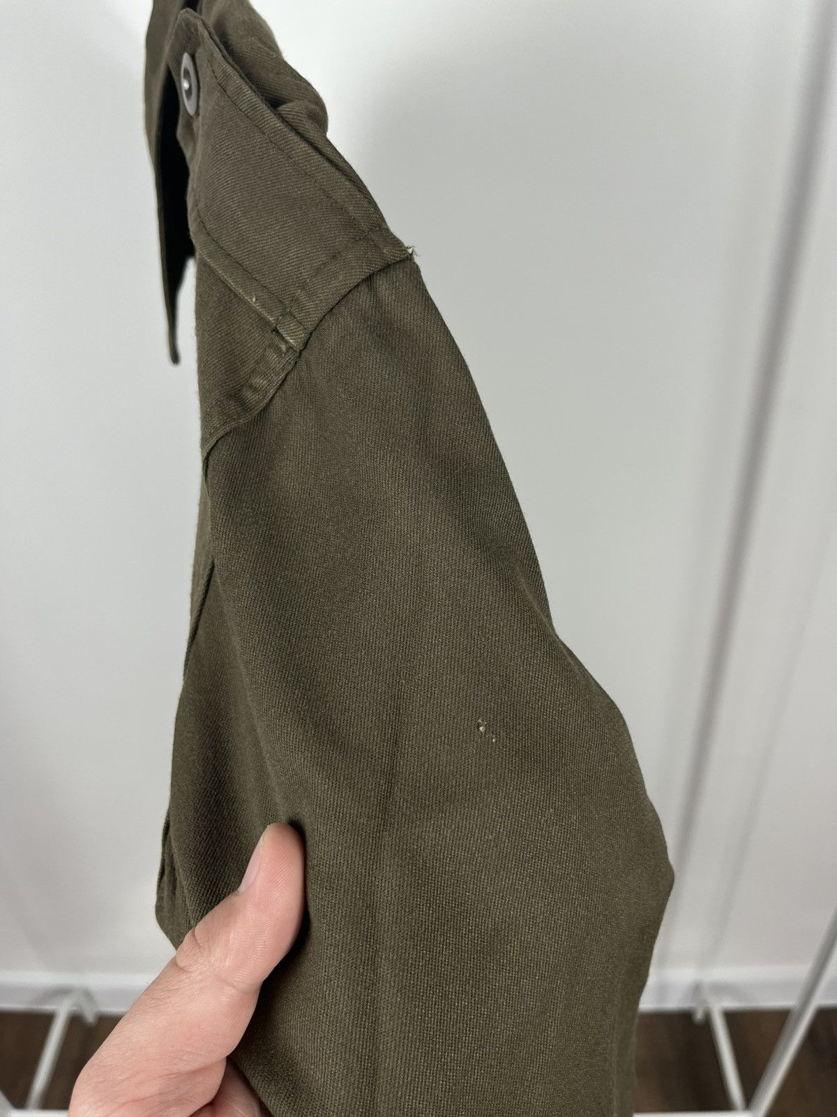 Other Austrian Army Olive Green Military Shirt with Epaulettes Size US XL / EU 56 / 4 - 8 Thumbnail