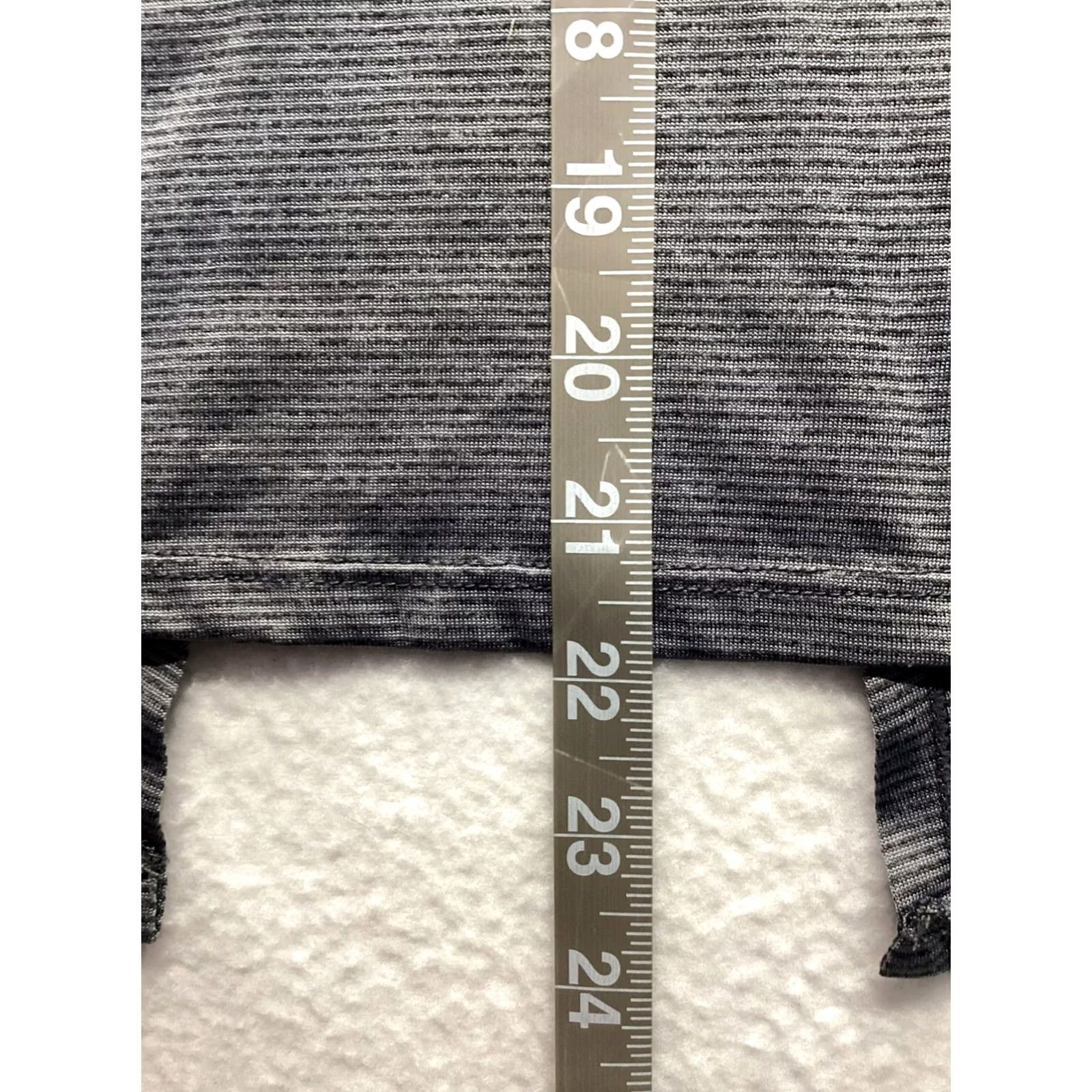 Vintage Marika Open Back Athletic Tank Top Womens Medium Grey and Black Open Back 100% Polyester Athletic Activewear Shirt Size M / US 6-8 / IT 42-44 - 3 Thumbnail