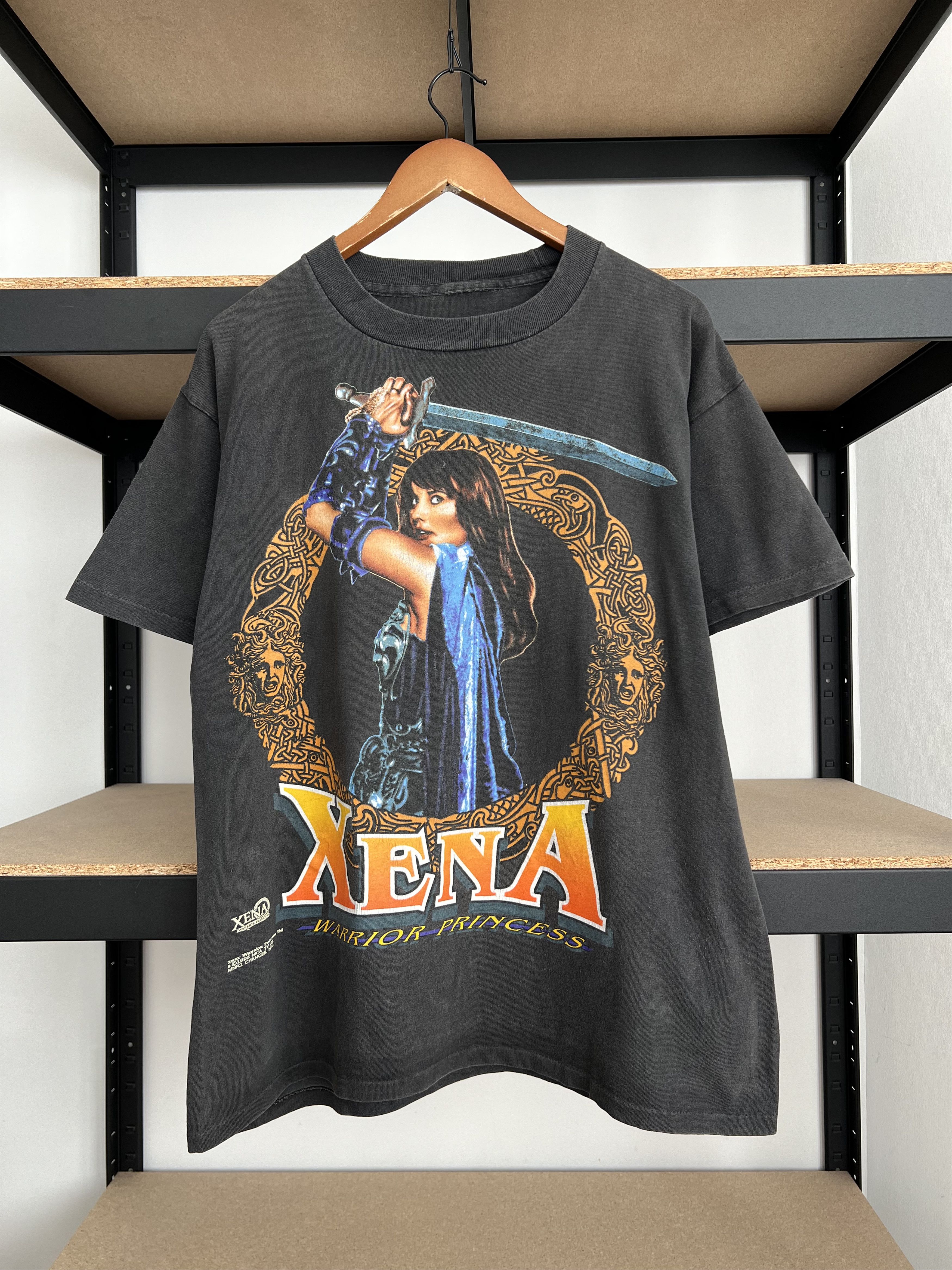 Vintage Vintage 1996 Xena Warrior Princess TV Show Black T-shirt Size US L / EU 52-54 / 3 - 1 Thumbnail