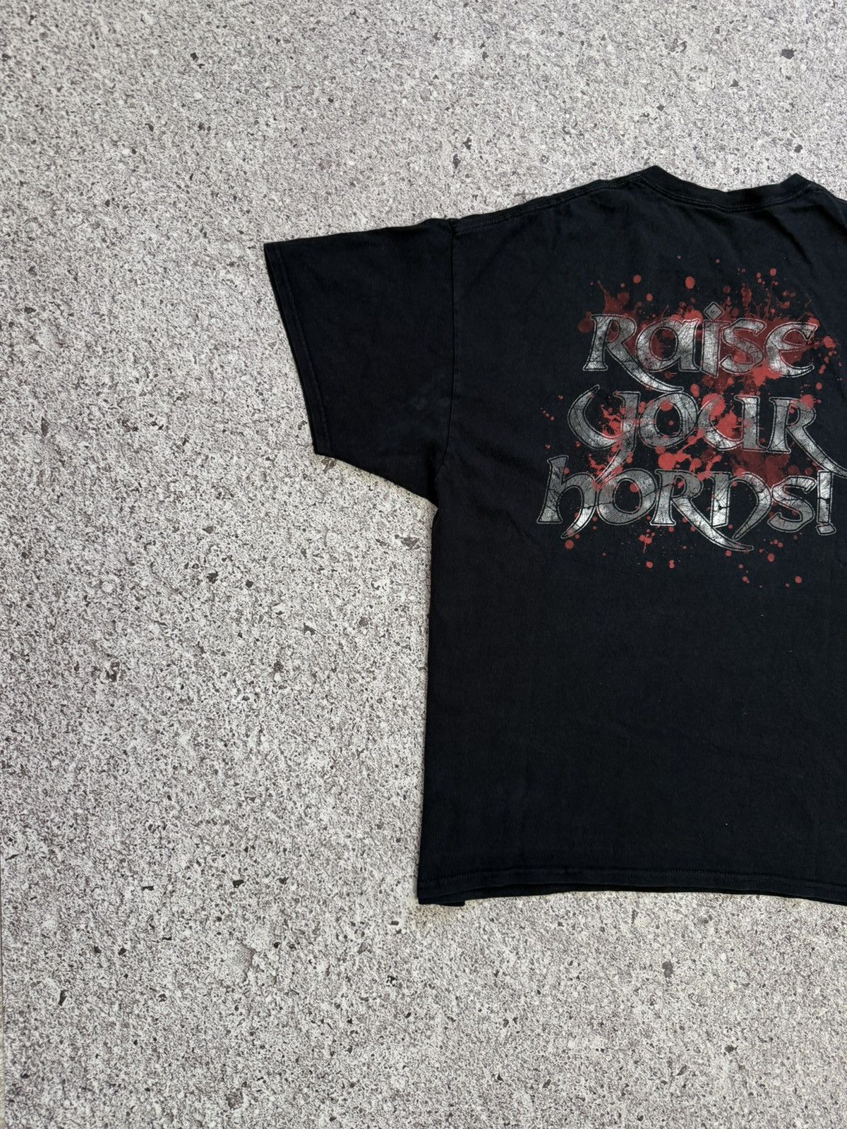 Band Tees × Vintage Vintage 2016 Amon Amarth Raise Your Horns Rock Band T-Shirt Size US XXL / EU 58 / 5 - 7 Thumbnail