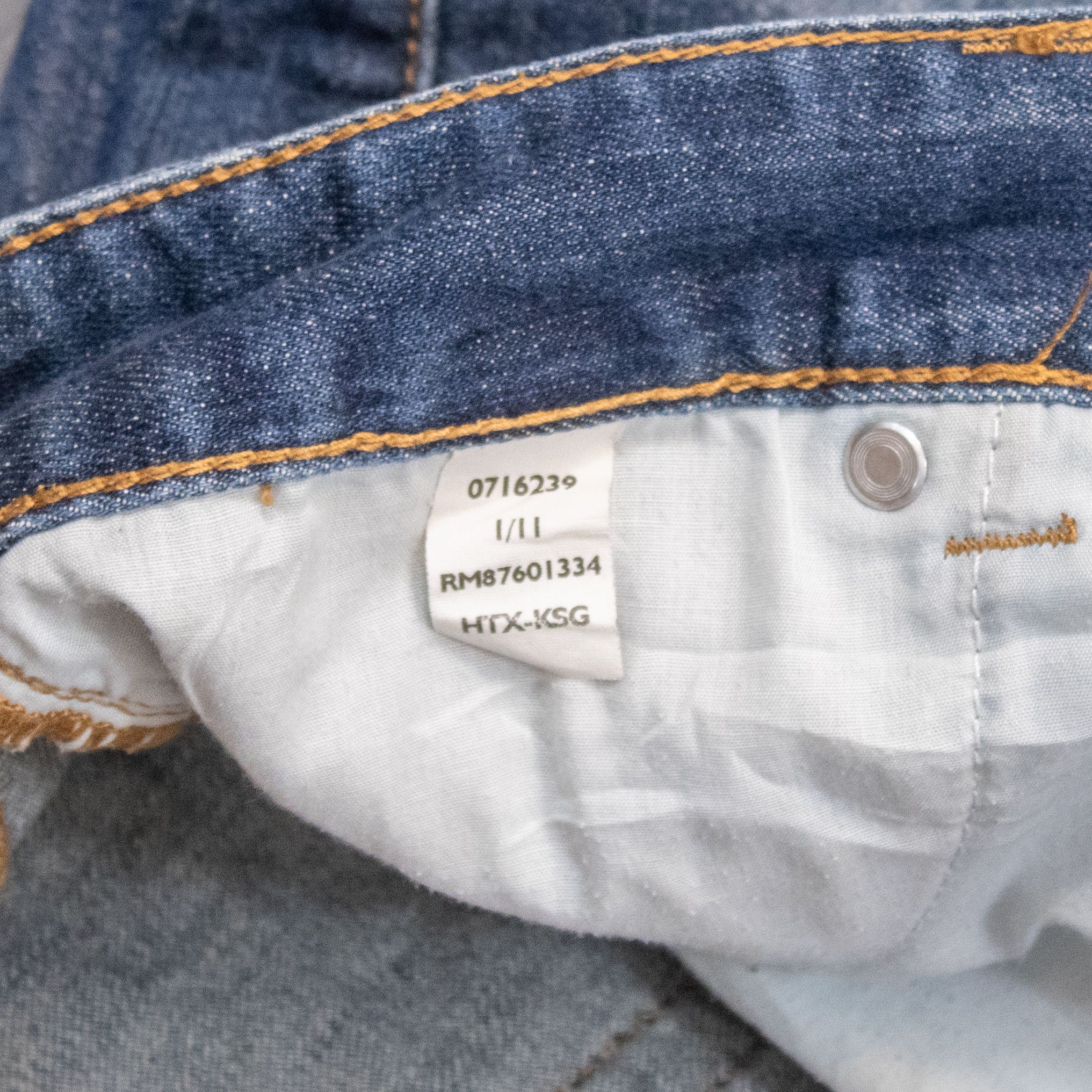Tommy Hilfiger × Vintage Y2K Tommy Hilfigure Midwash Jort Jean Shorts Size US 34 / EU 50 - 11 Thumbnail