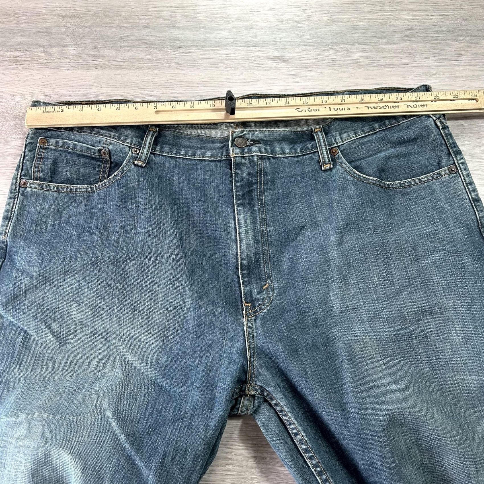 Levi's Levi's 559 Jeans Mens 44x29 Blue Denim Relaxed Straight Leg Medium Wash Size US 44 / EU 60 - 7 Thumbnail