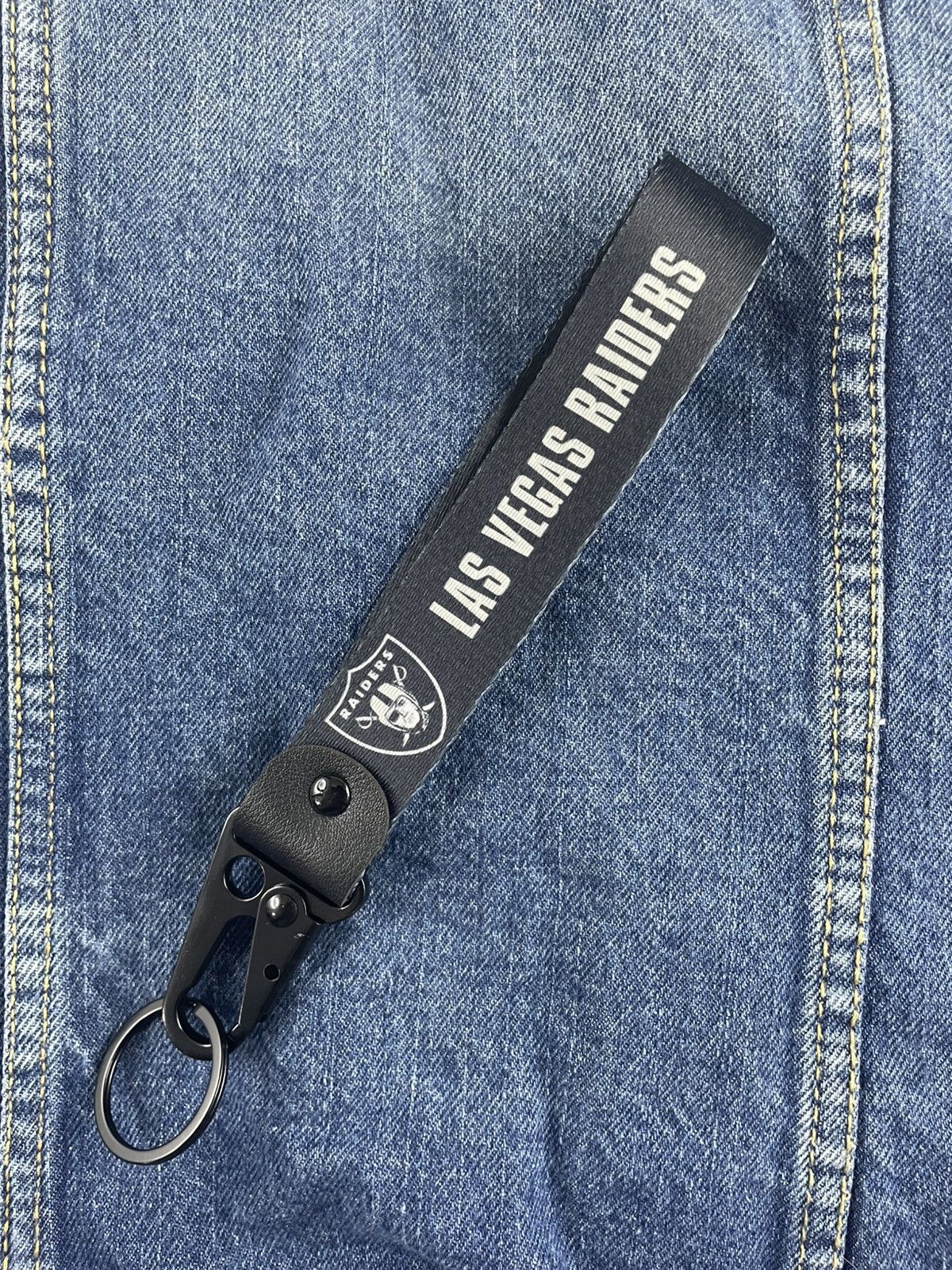 Other Las Vegas Raiders Keychain Size ONE SIZE - 1 Thumbnail