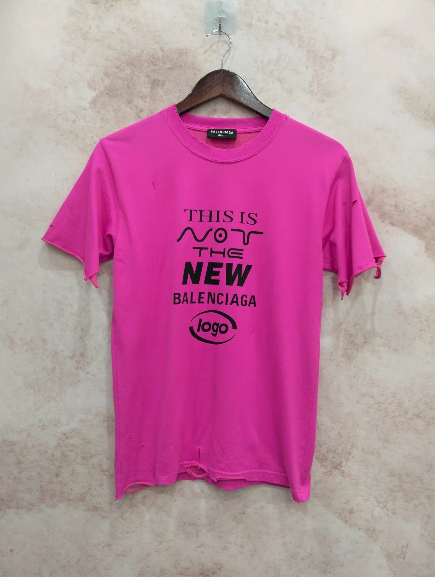 Balenciaga BALENCIAGA Logo Hole Short Sleeve T-Shirt XS 95 New Size XS / US 0-2 / IT 36-38 - 1 Thumbnail
