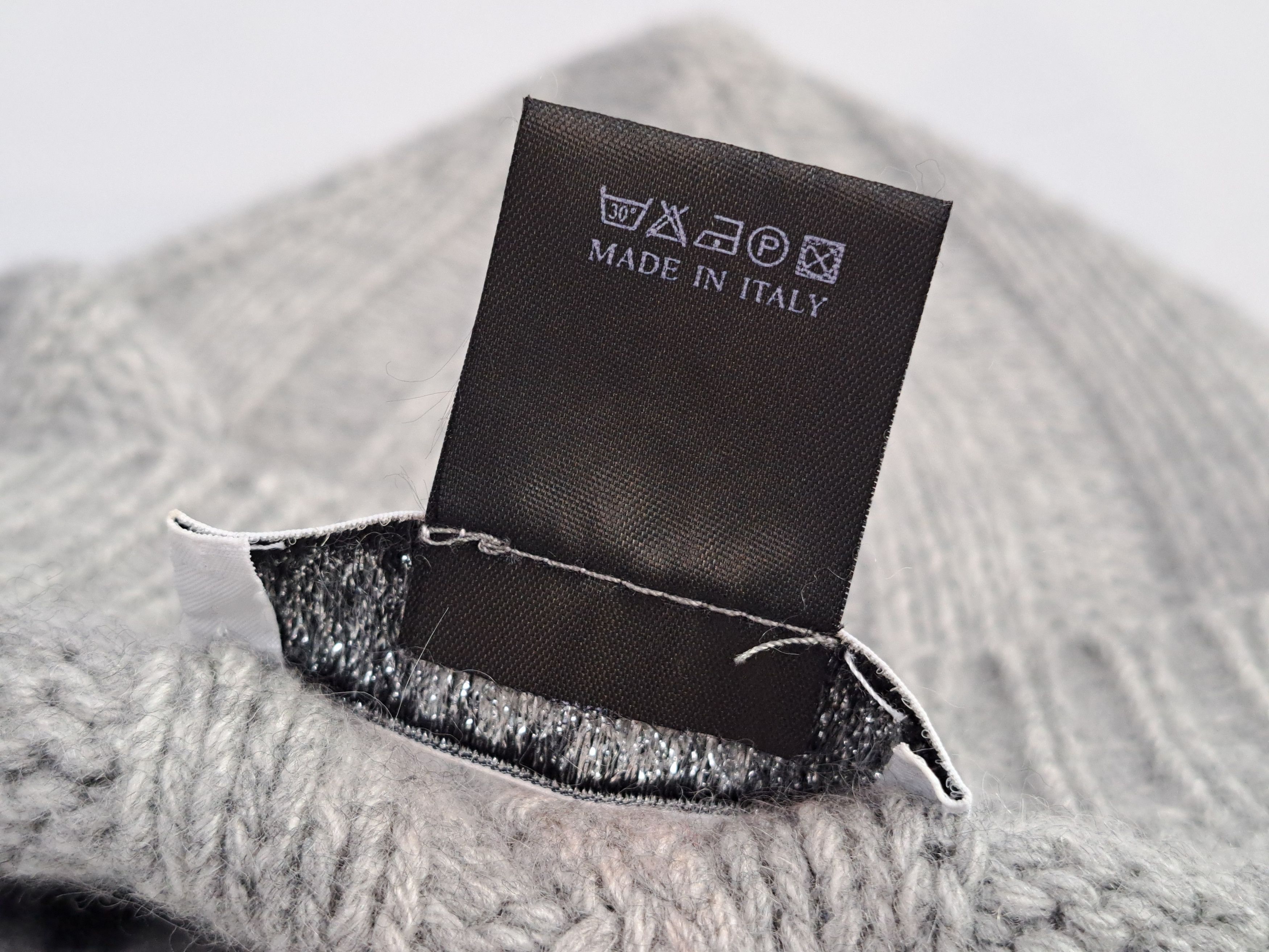 Blumarine Blugirl Blumarine wool/cashmere/angora hat. Size ONE SIZE - 7 Thumbnail