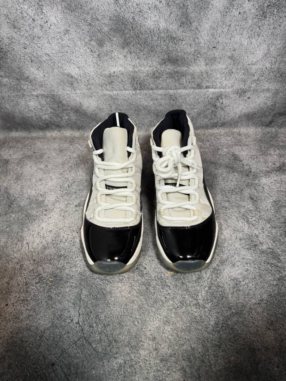Jordan Brand Size 6Y | Jordan 11 Concord No Box | Pre-Owned Size US 6 / EU 39 - 2 Thumbnail