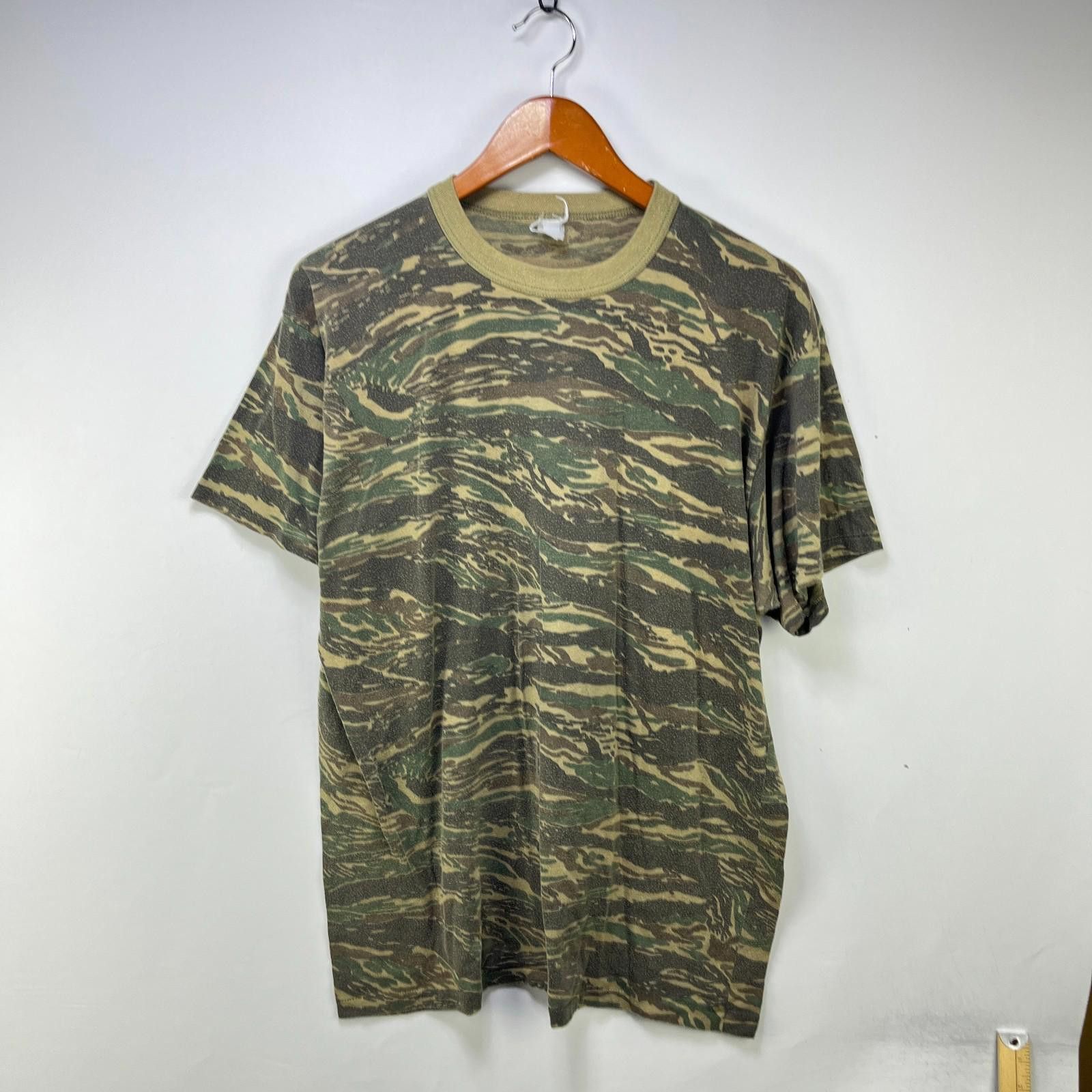 Vintage Vintage 90s Desert Camo Faded T Shirt XL Size US XL / EU 56 / 4 - 1 Thumbnail