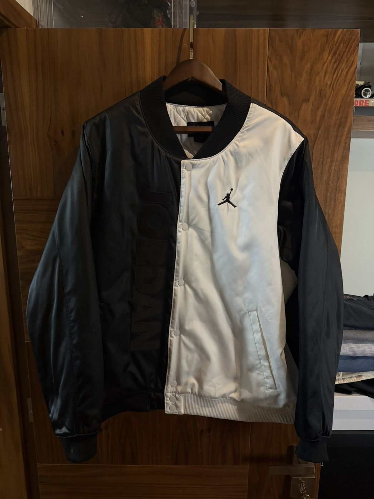 Jordan Brand Jordan LGC AJ11 "Concord" Bomber Jacket Black/White XXL Size US XXL / EU 58 / 5 - 3 Thumbnail