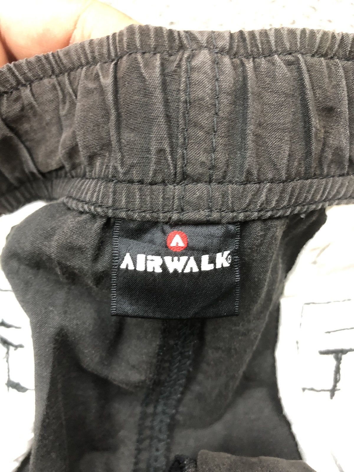 Airwalk Vintage Sunfaded Airwalk 3 quater Cargo Pants Size US 34 / EU 50 - 23 Thumbnail