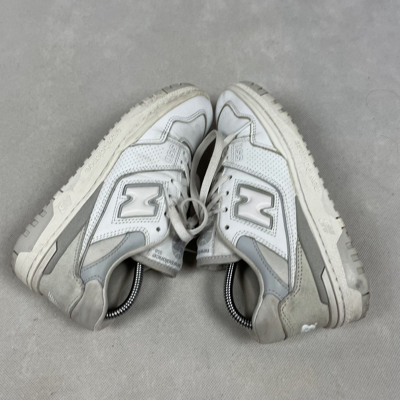 New Balance New Balance 550 BBW550CB Women's White Gray Sneakers Shoes 8 Size US 8 / IT 38 - 4 Thumbnail
