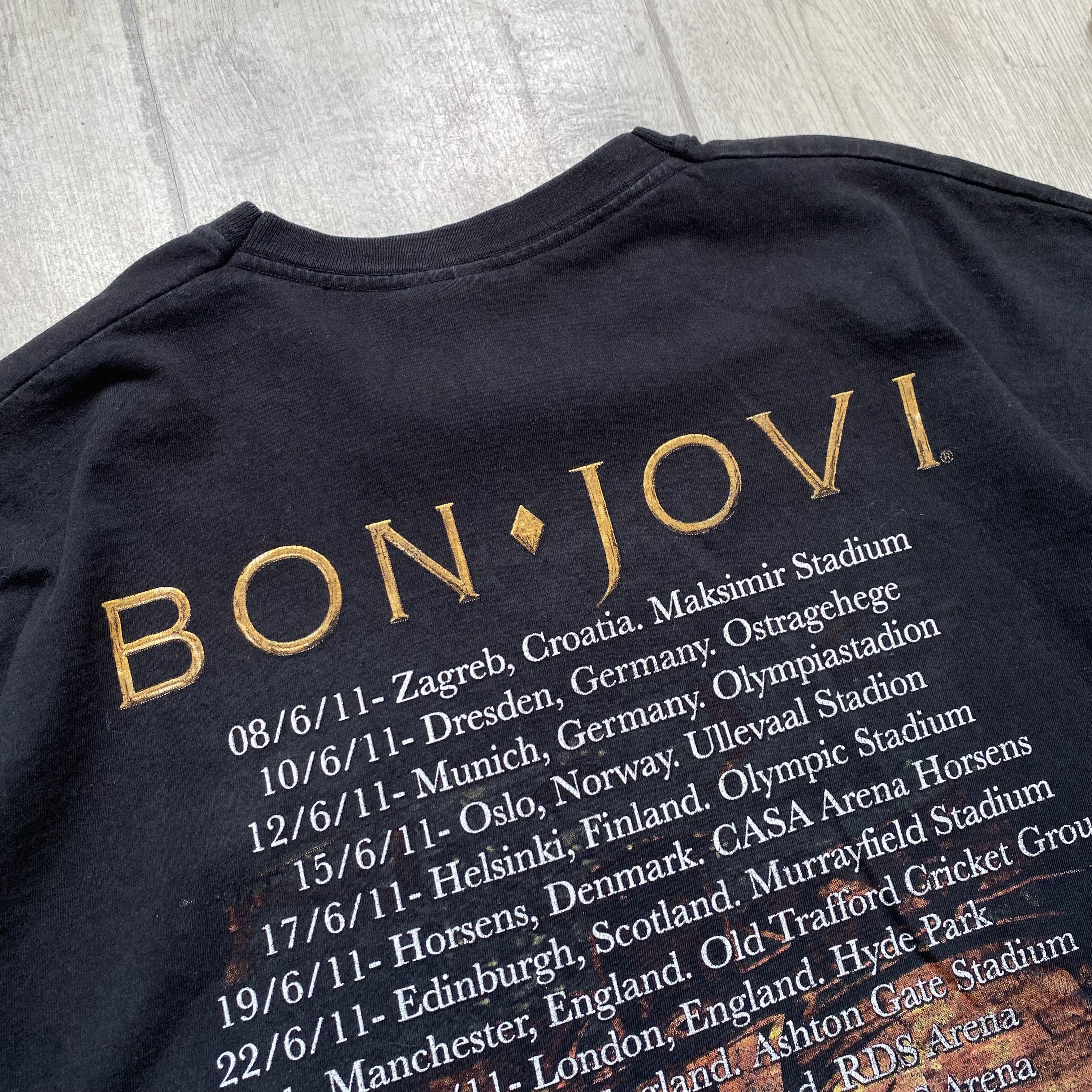 Bon Jovi 🎸 Vintage Bon Jovi Tour tee Y2K distressed rock band Size US L / EU 52-54 / 3 - 10 Thumbnail