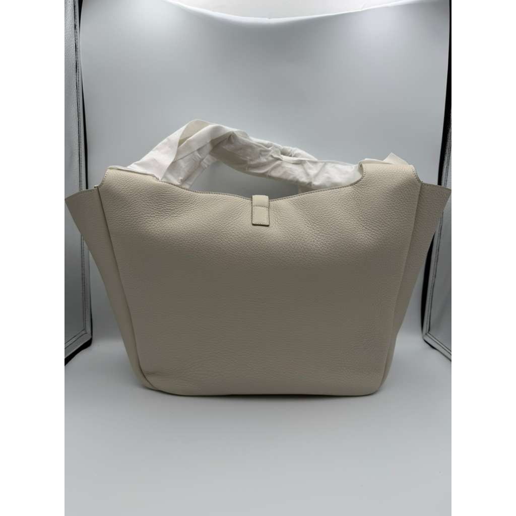Saint Laurent Paris CC31 Size: OS / YSL Large Bea Tote Bag in Beige Size ONE SIZE - 3 Thumbnail