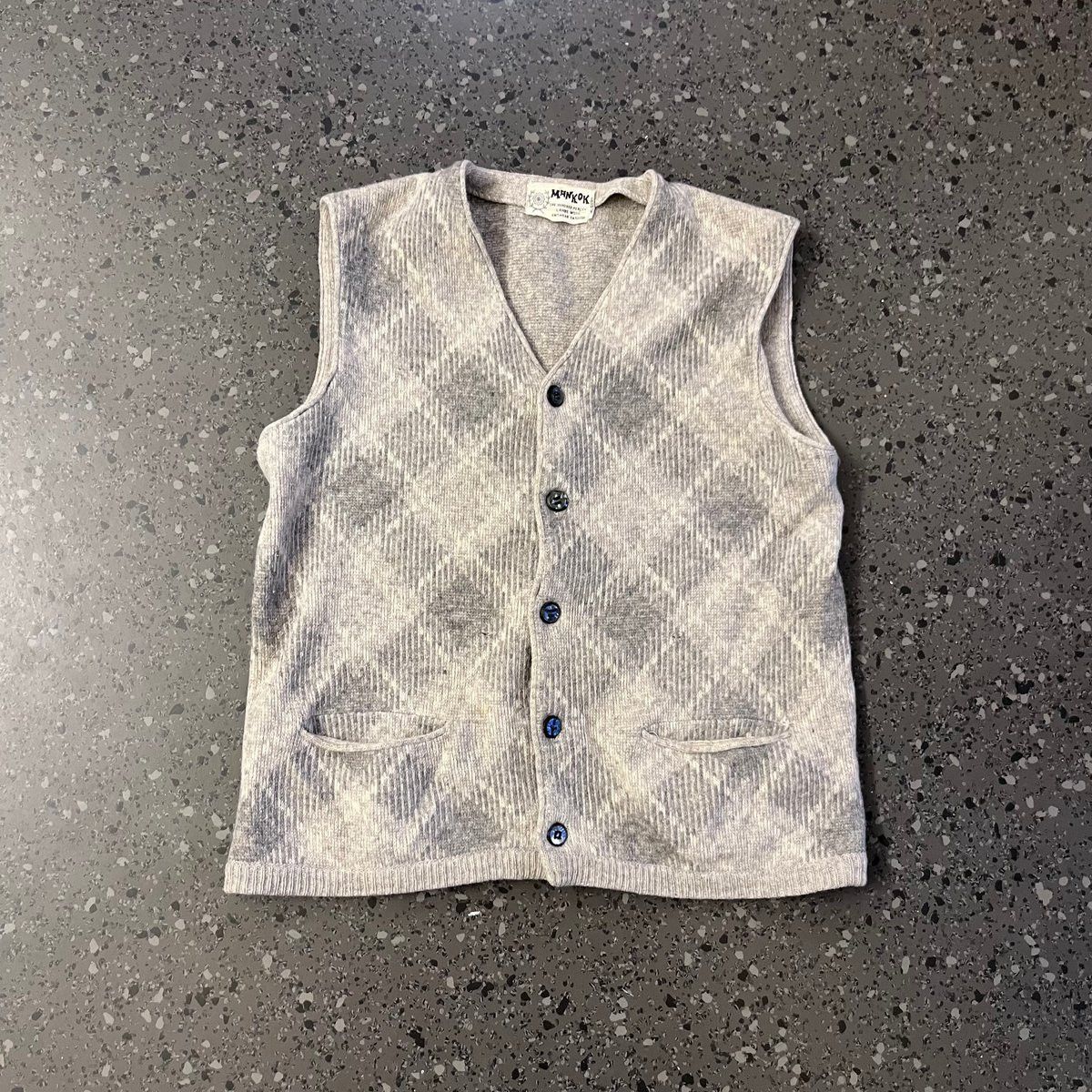 Japanese Brand True Vintage 1980s MNKNOK Argyle Wool Knit Vest - Cream & Size US M / EU 48-50 / 2 - 1 Thumbnail