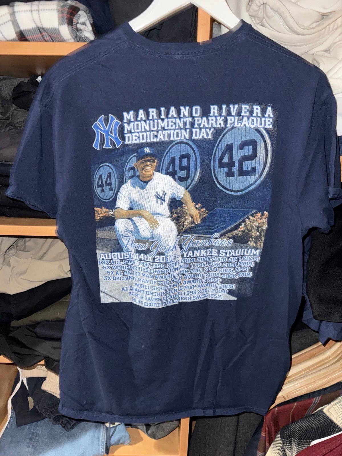 Gildan Y2K MLB New York Yankees Mariano Rivera T-Shirt Boot Sz L-XL Size US L / EU 52-54 / 3 - 5 Thumbnail